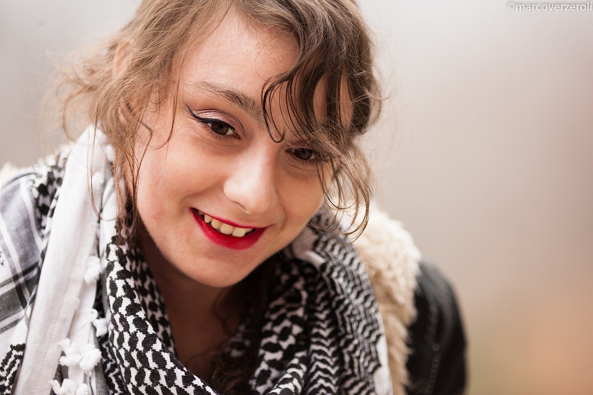 Kefiah e ciuffo ribelle