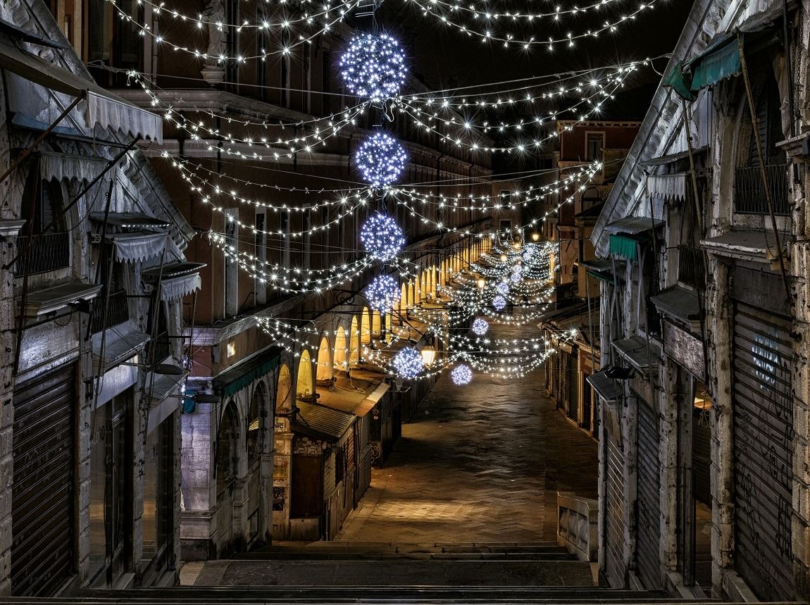 view from the Rialto Bridge, Ruga of Oresi