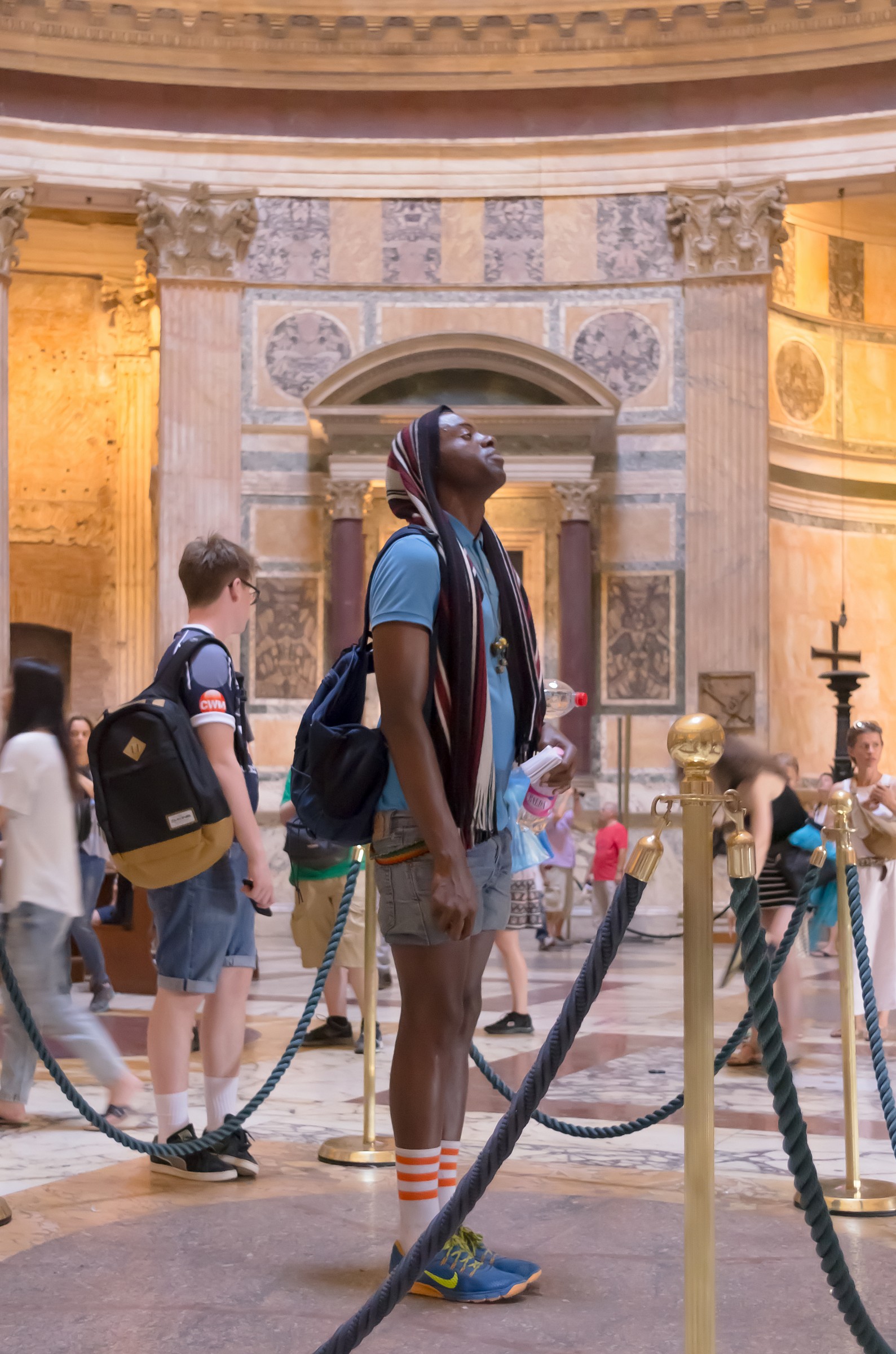 al centro del... (sono accettatissime le critiche)