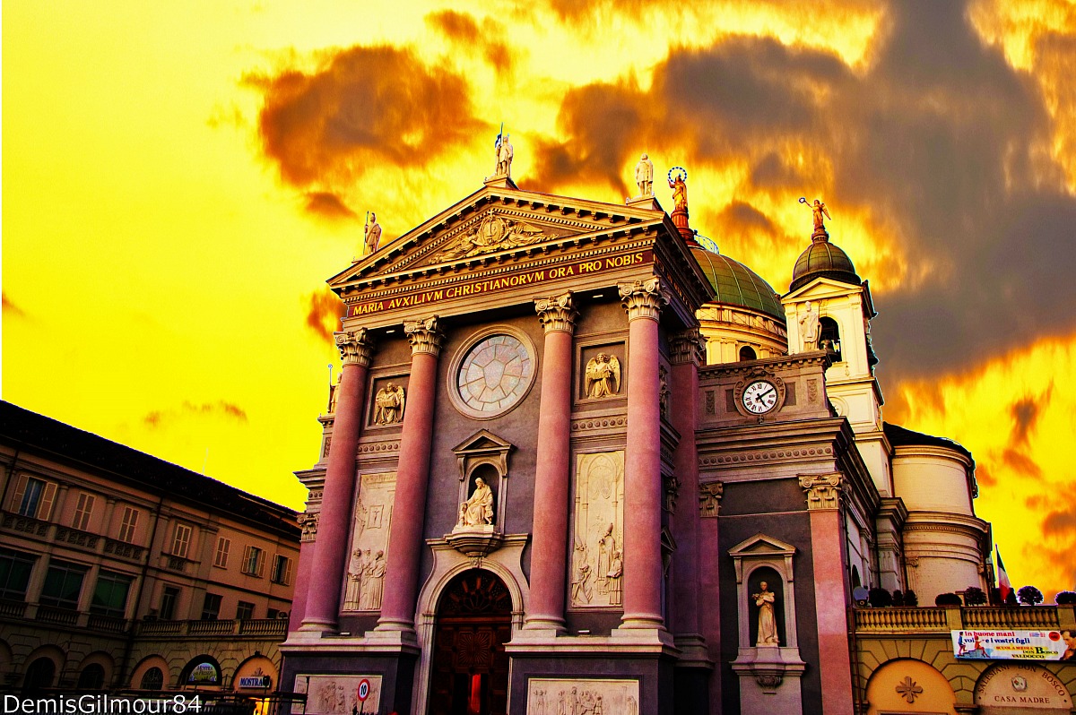 Chiesa al tramonto