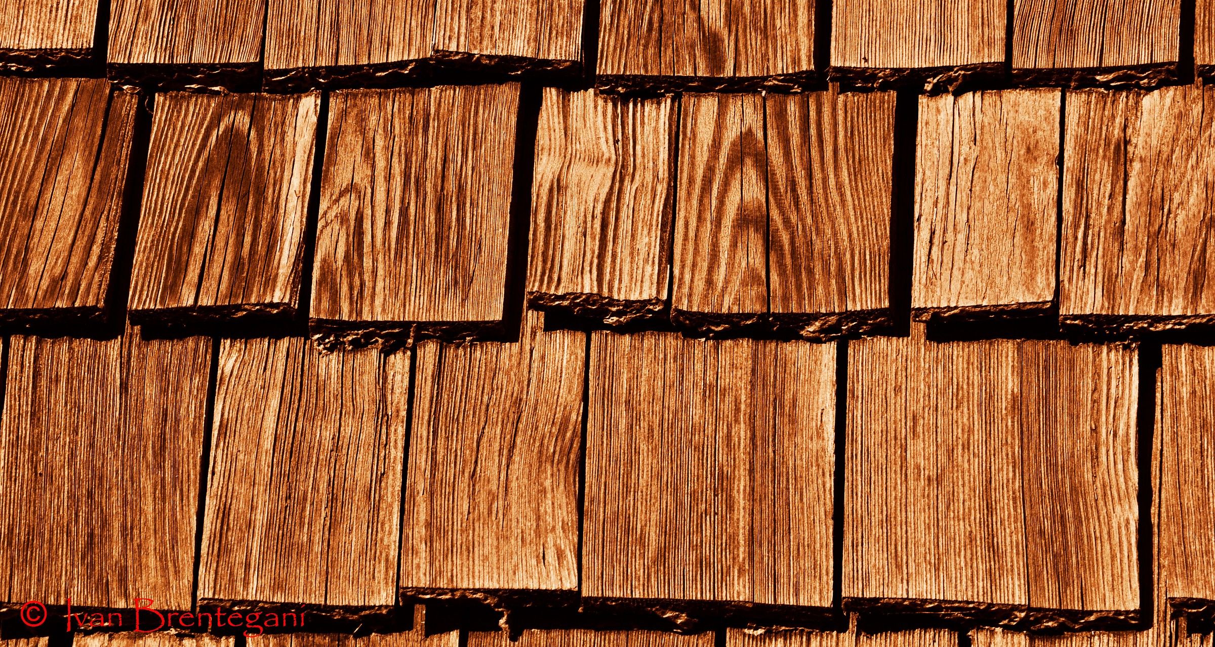 calde venature di un vecchio tetto