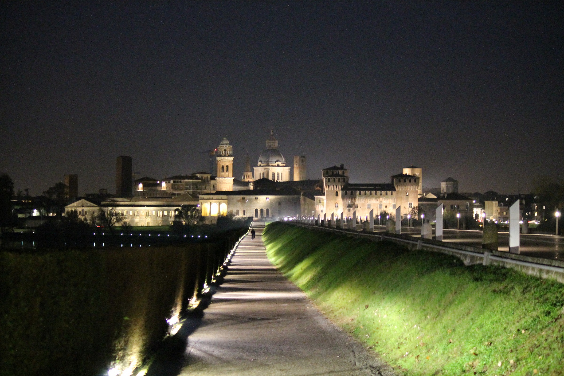 Mantova bynight