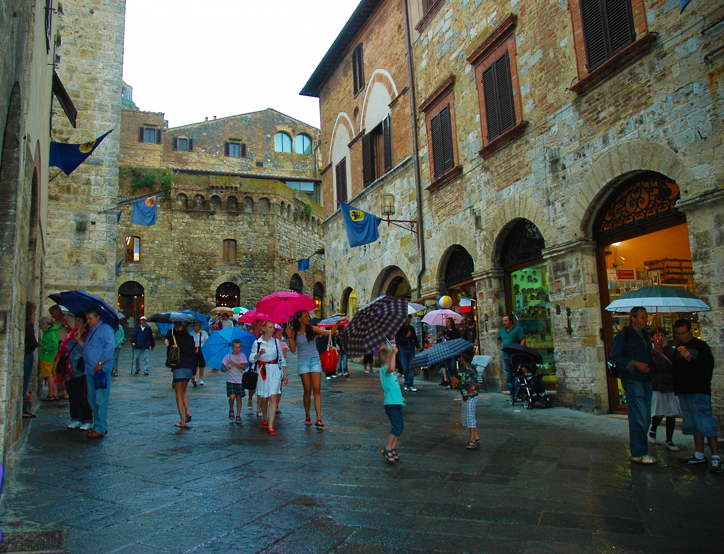 shopping a s. gimignano