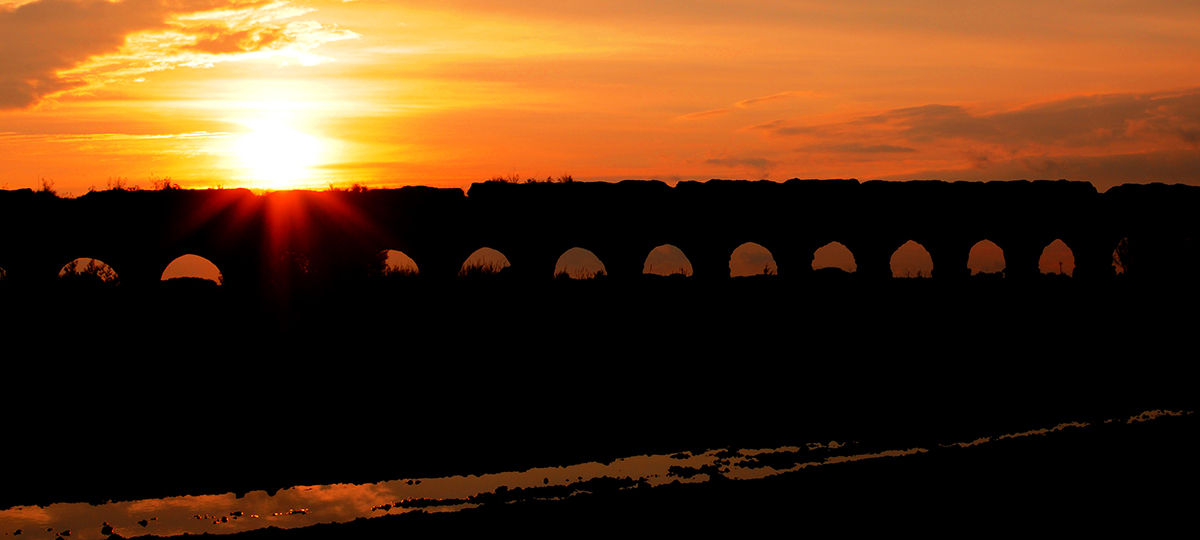 Acquedotto Romano al tramonto