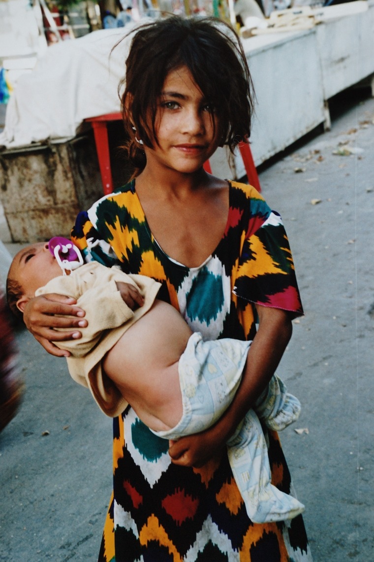 girl with little brother