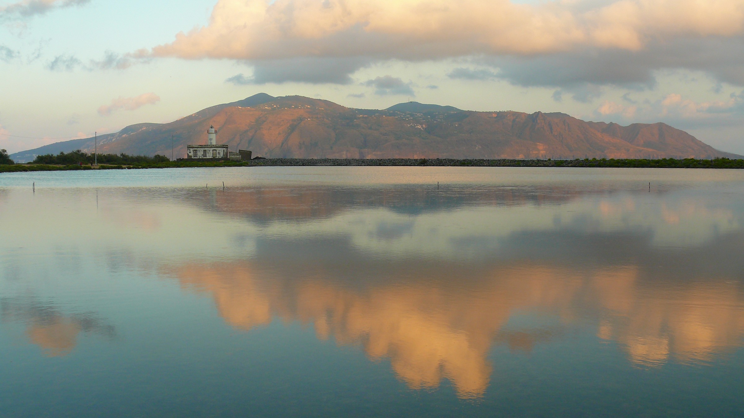 Salina, Lipari background