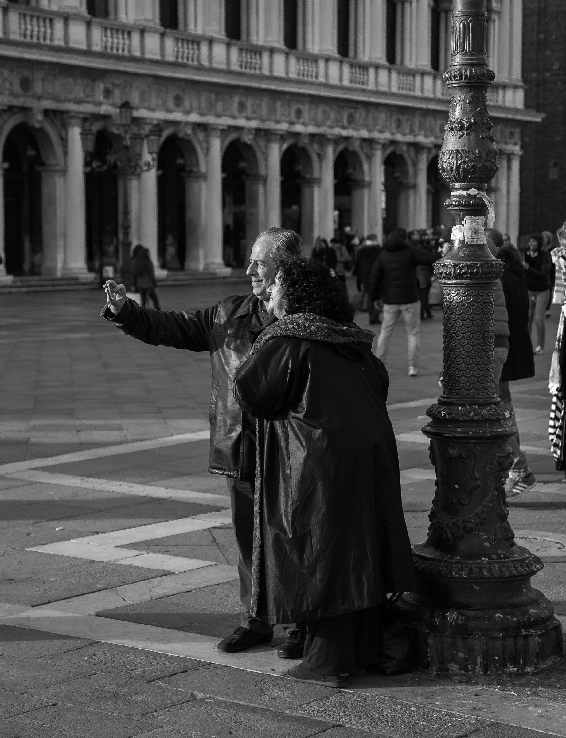 Cara, stringiamoci che ci stiamo...