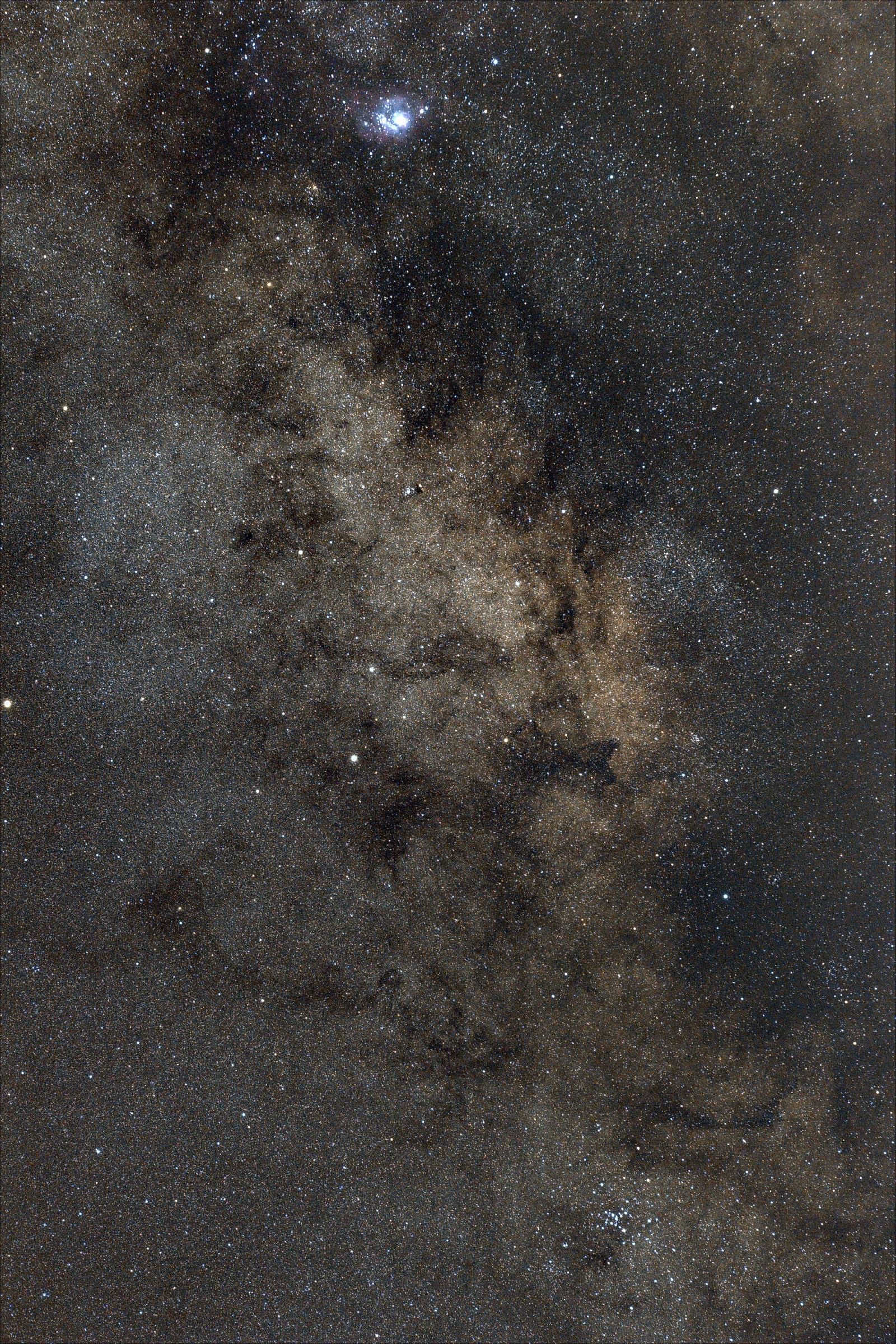 Nebulae around Gamma Sagittarians