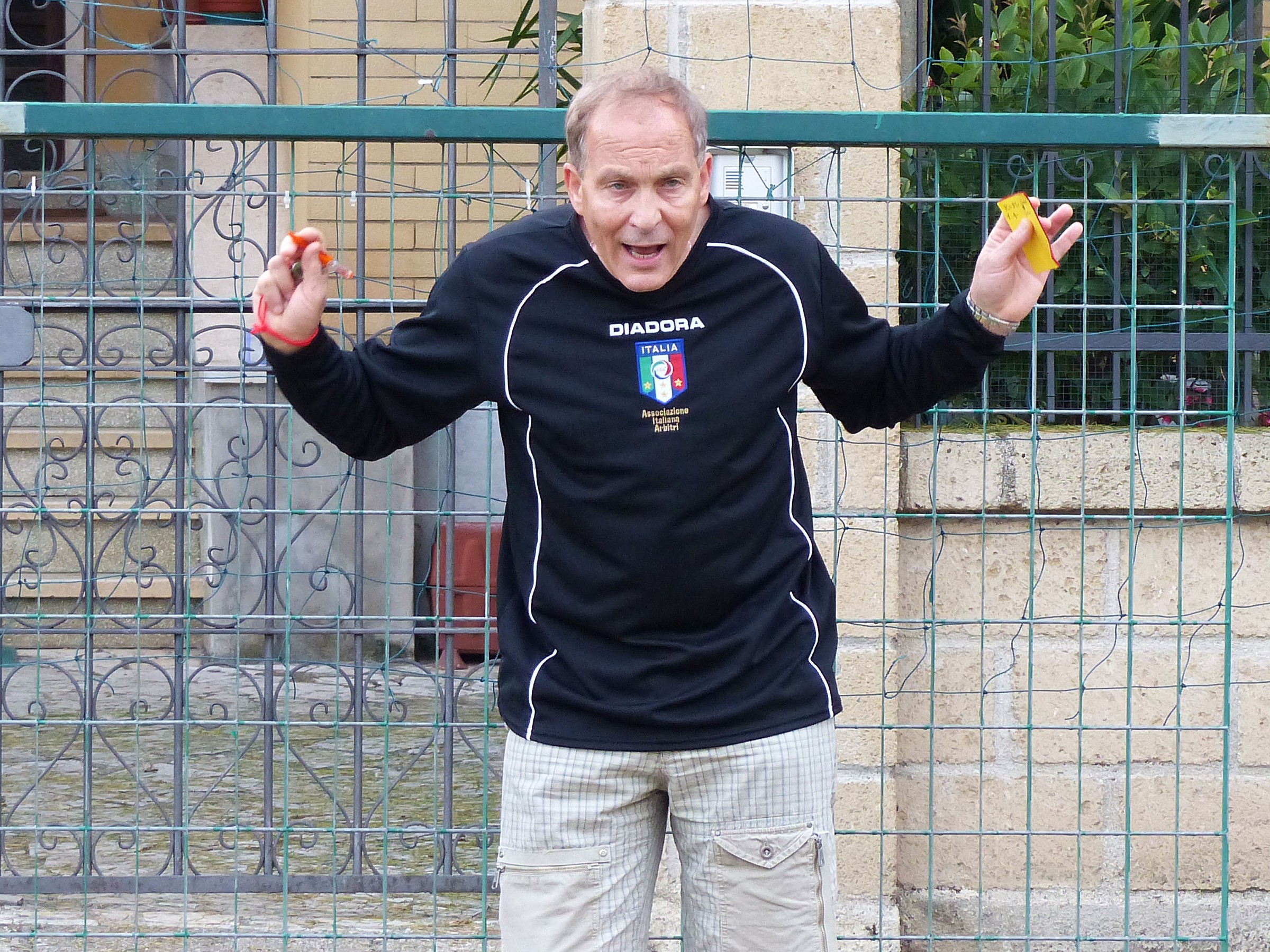 L'arbitro severo ma imparziale ...