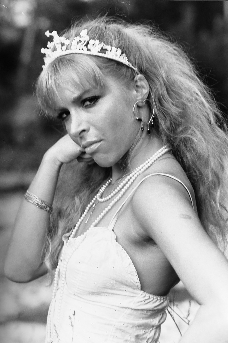 ! 979. That model is a bit 'so'.