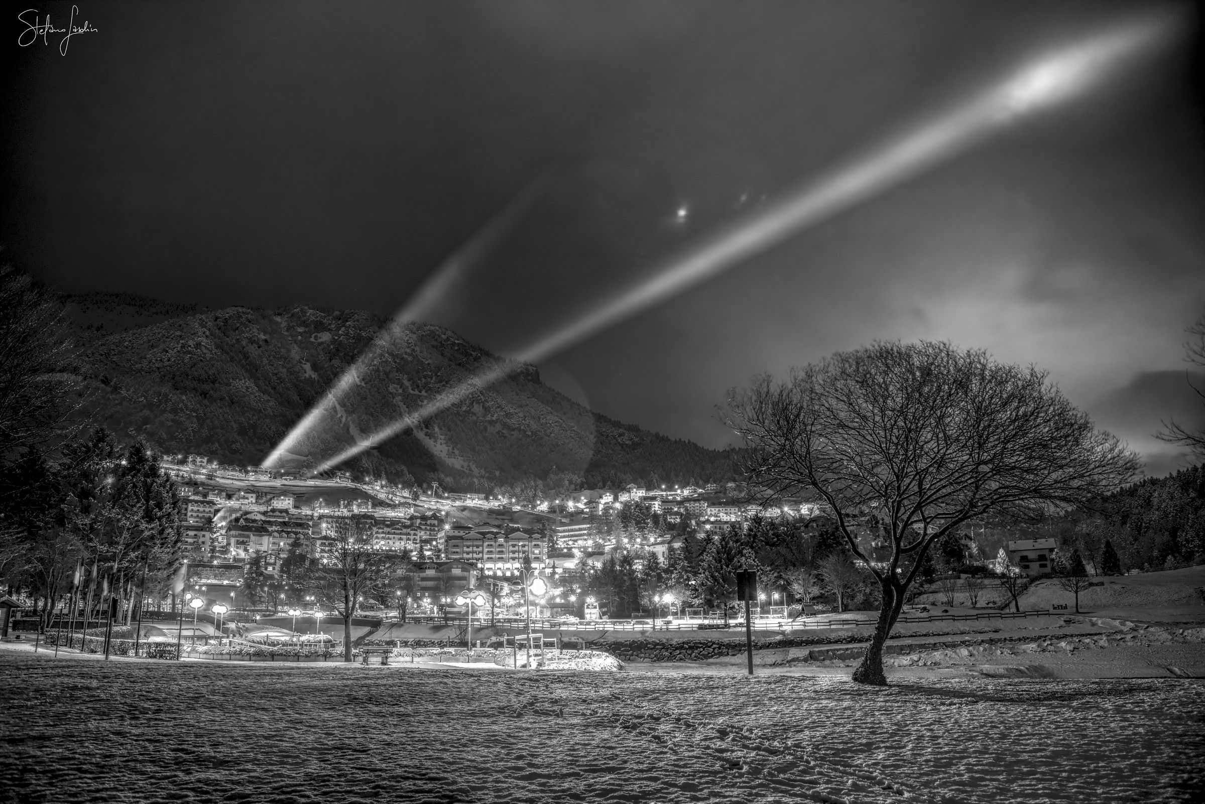 Molveno by night B / N