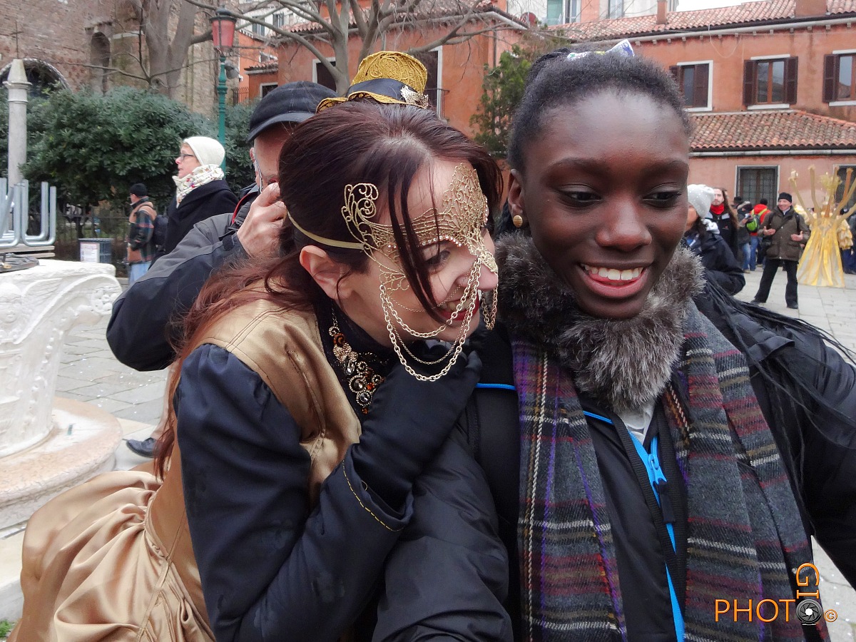 Venice Carnival - Selfie with Sony QX10