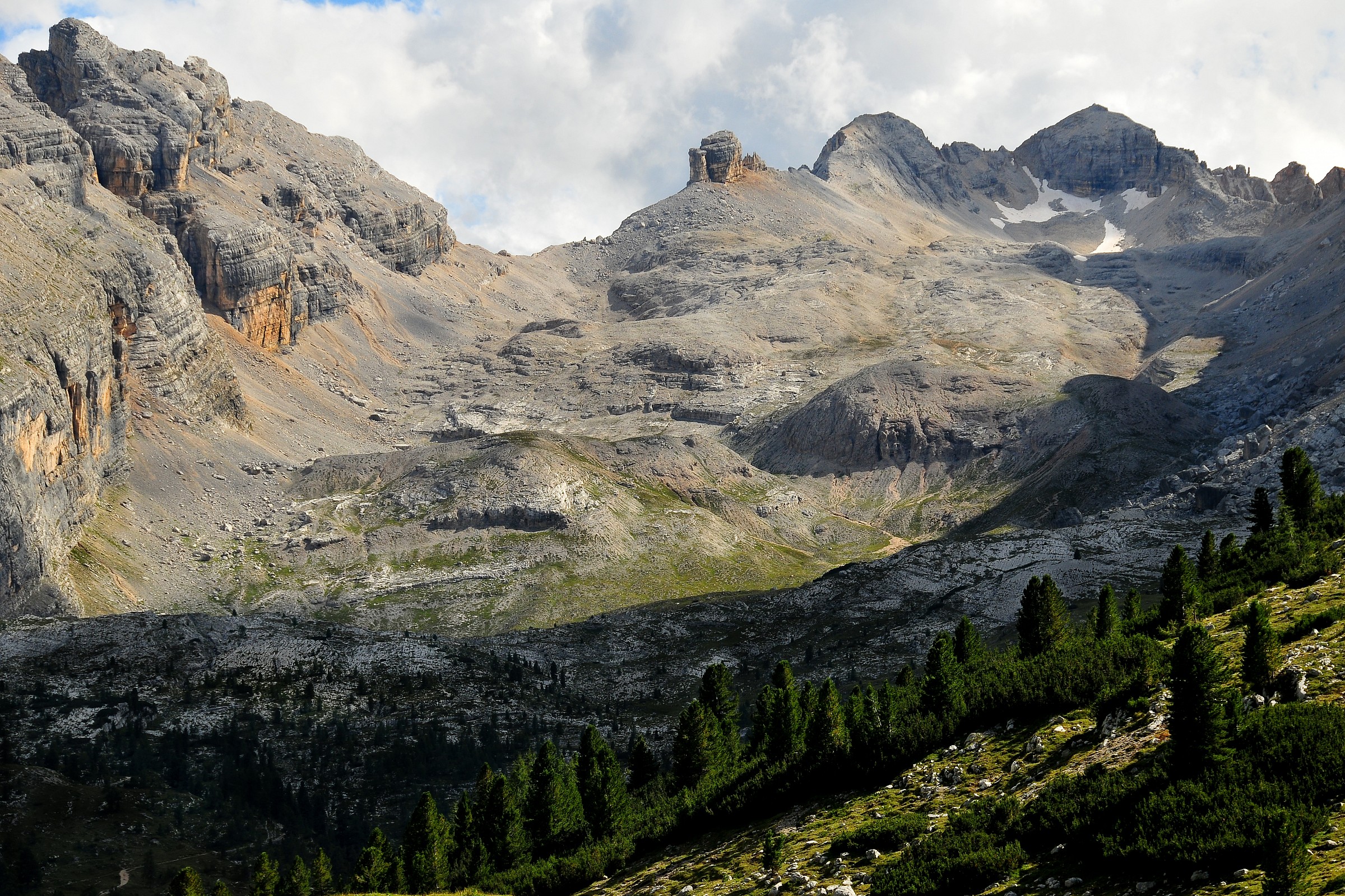 Lake Limo towards the bivouac of Monte Castello
