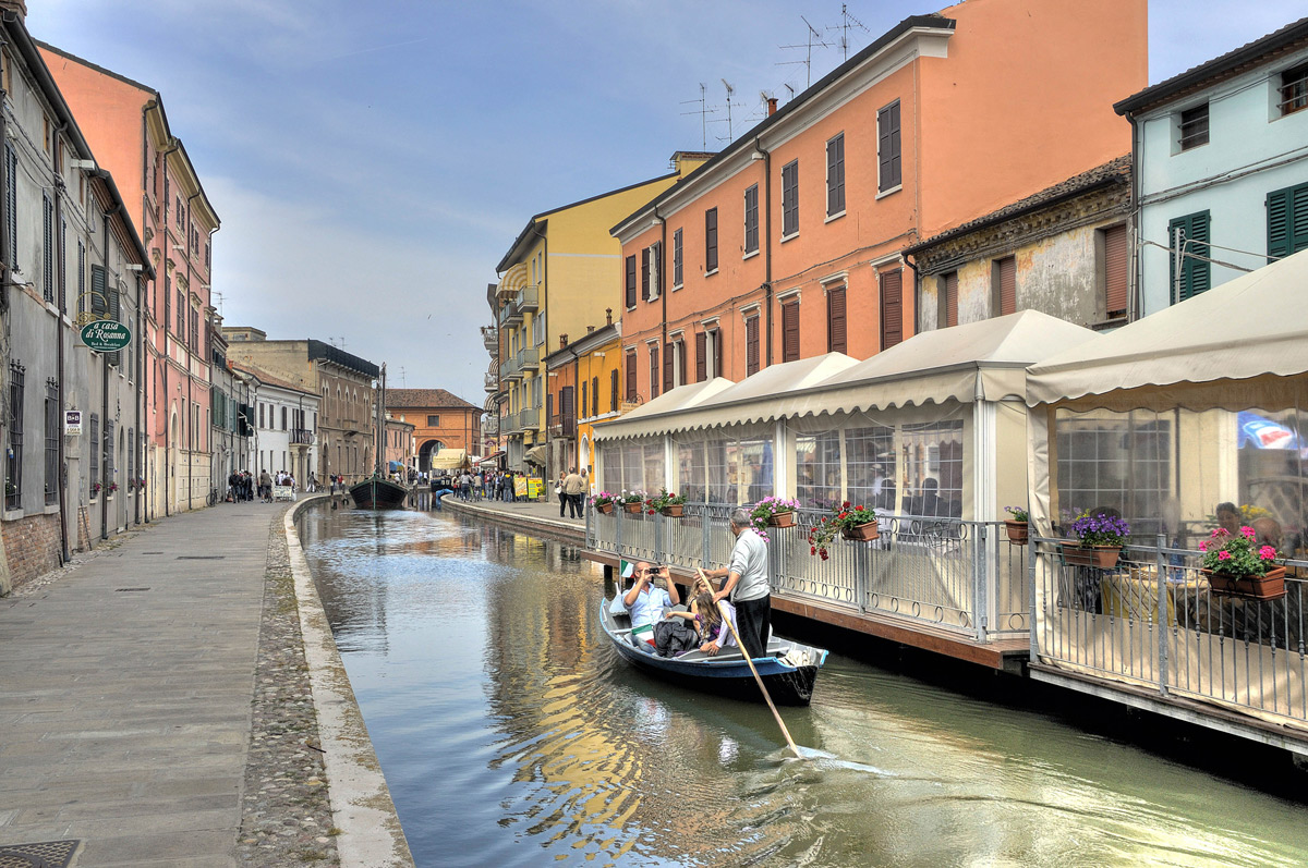 Navigare a Comacchio