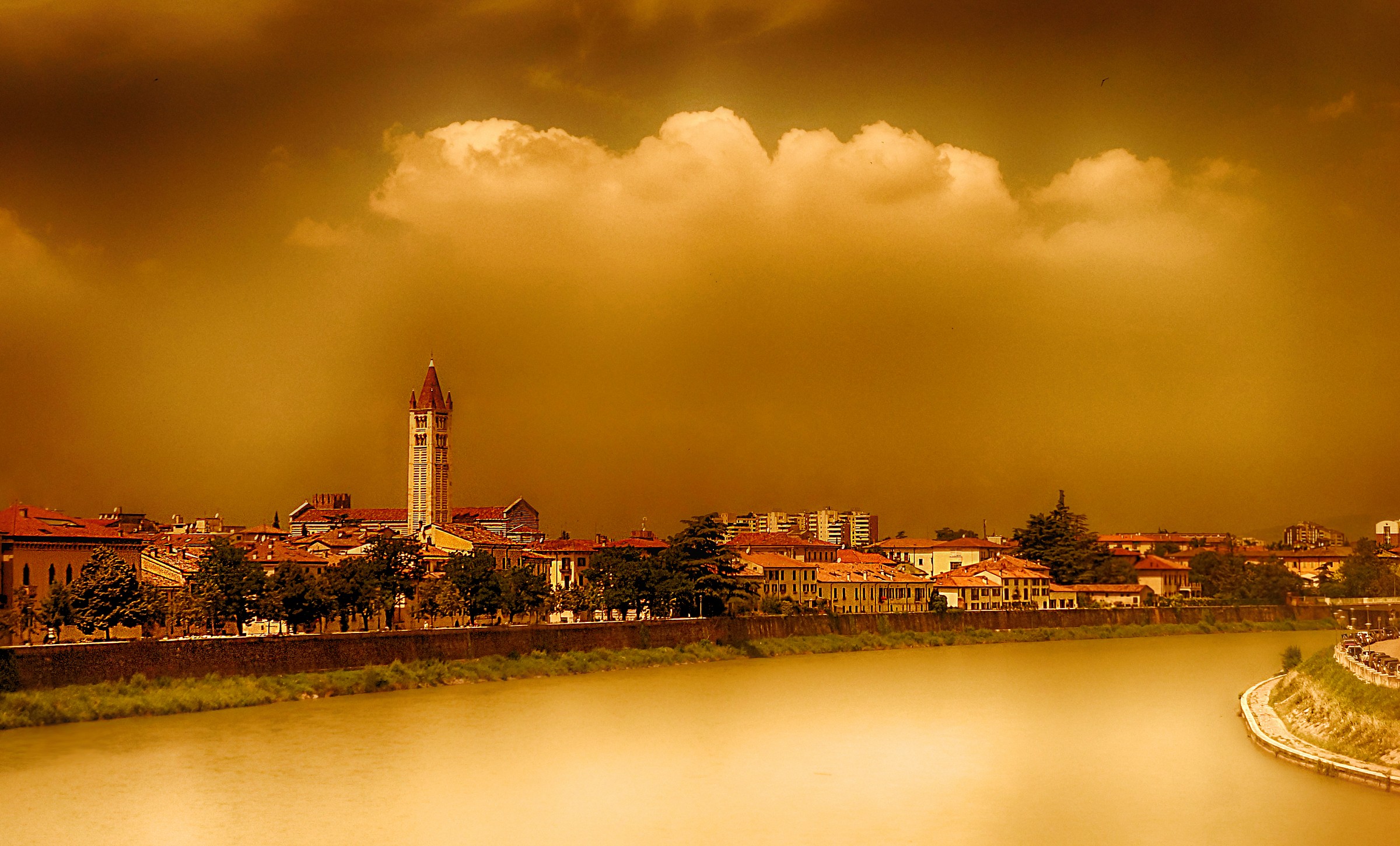 Verona(scattata filtrando la luce con occhiali da sole)