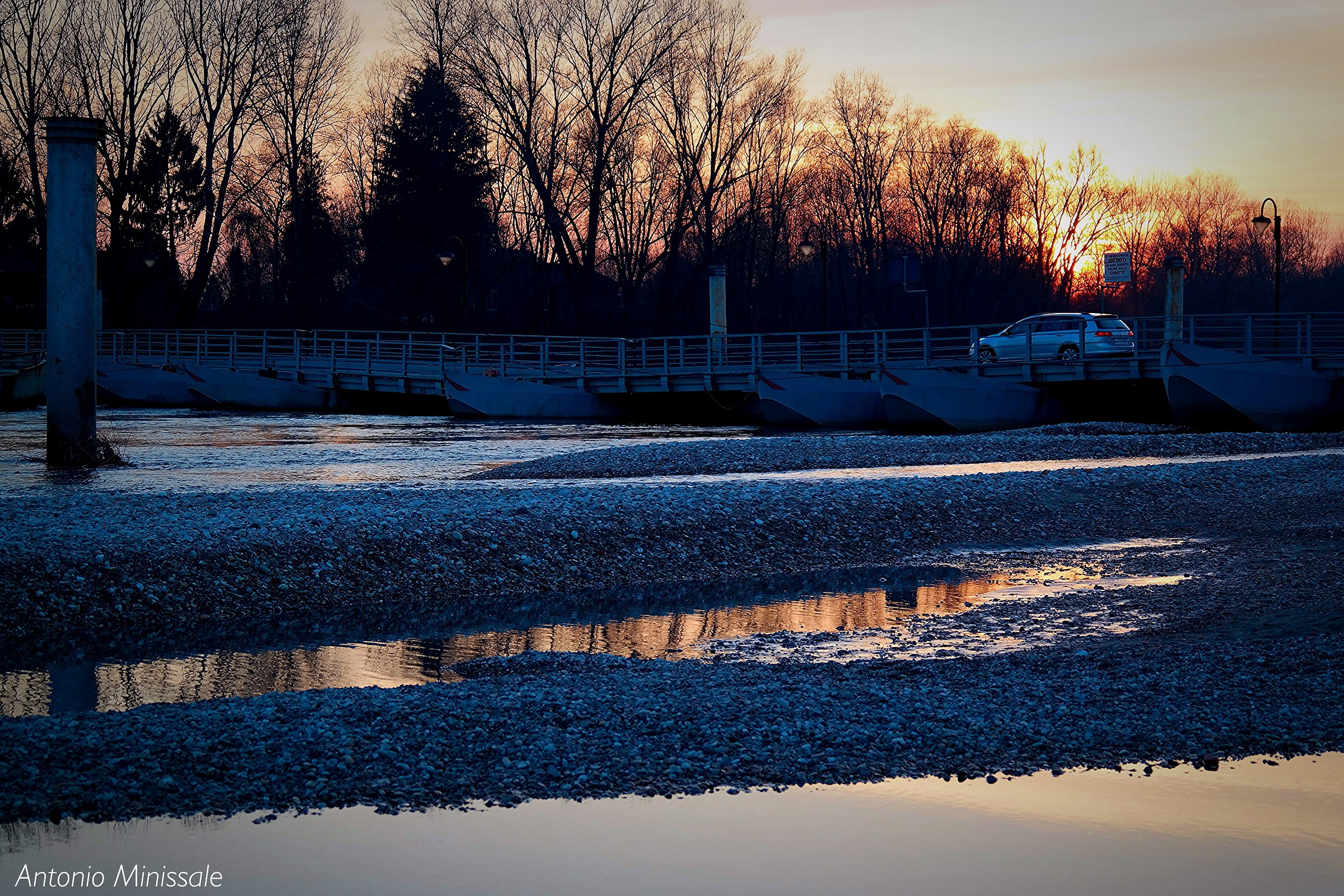 Bridge of boats, Beregu (pv)