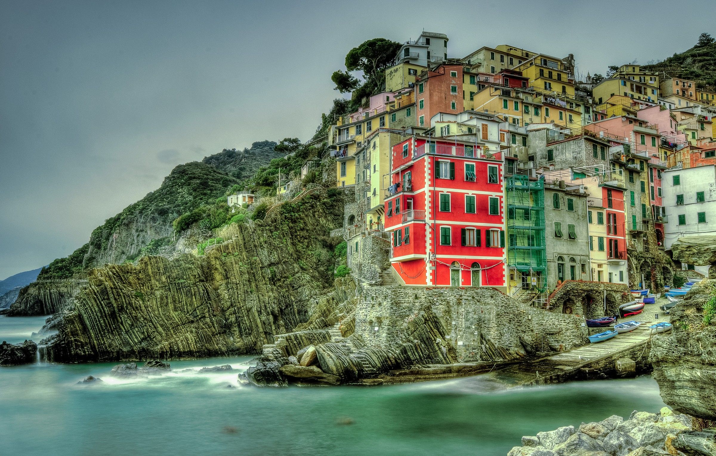 Riomaggiore-Sp- che pace in riva al mare