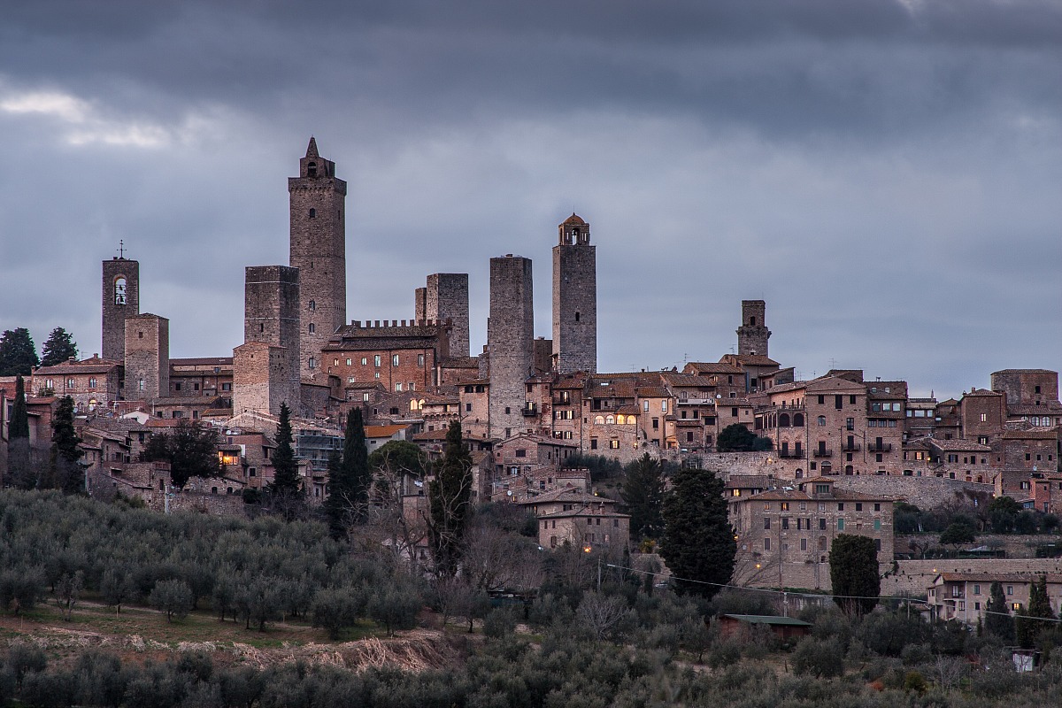 San Gimignano skyline ...
