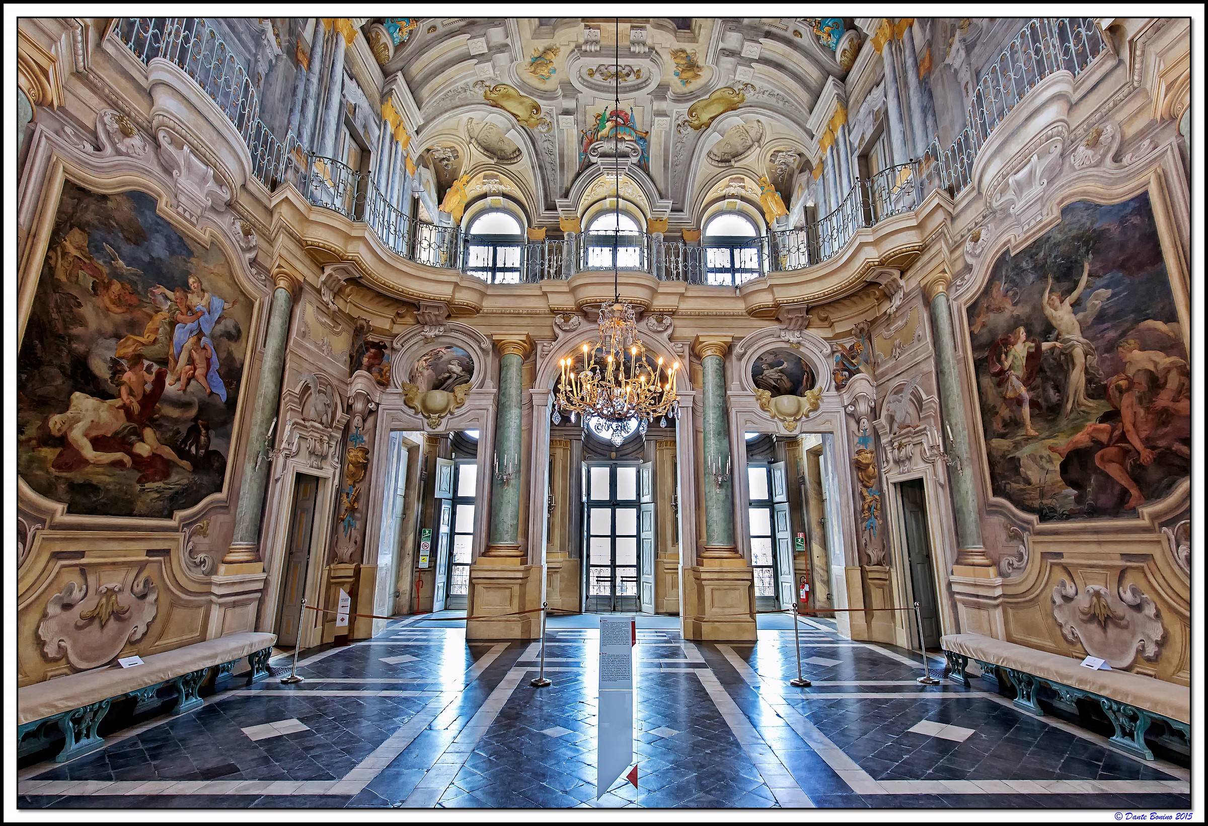 Villa of the Queen: The Show