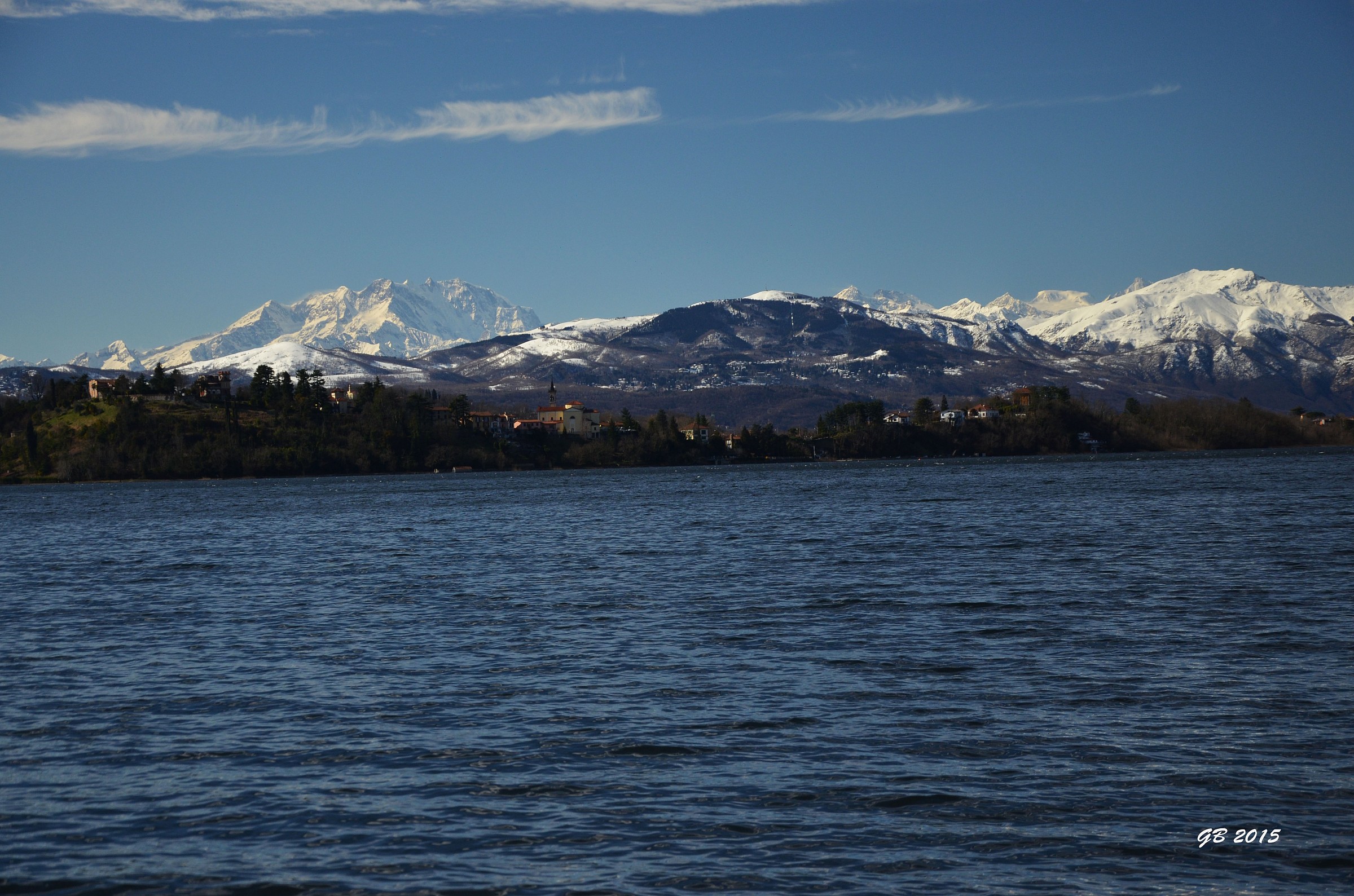 between Lake Varese and Monte Rosa