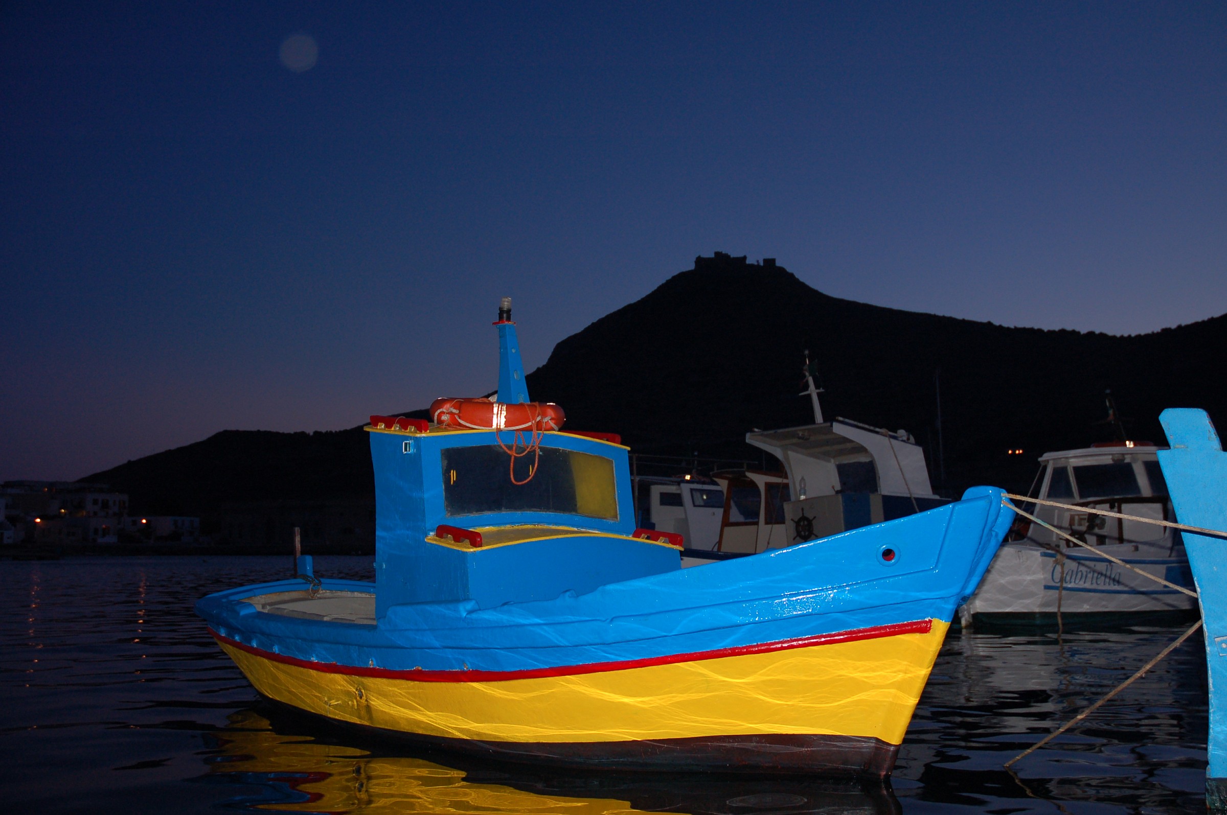 Al porto, nell'ora blu...