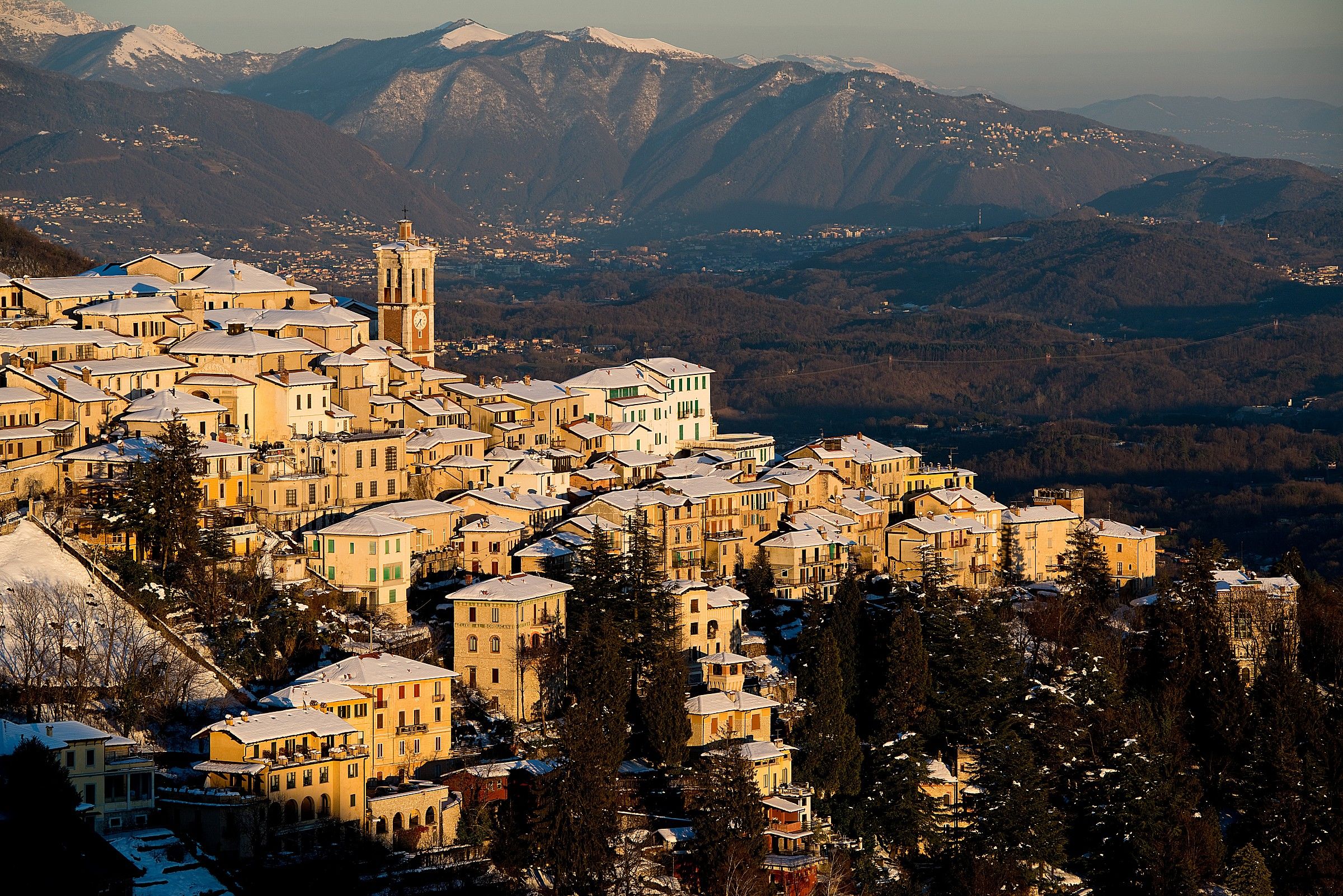The snow on the village