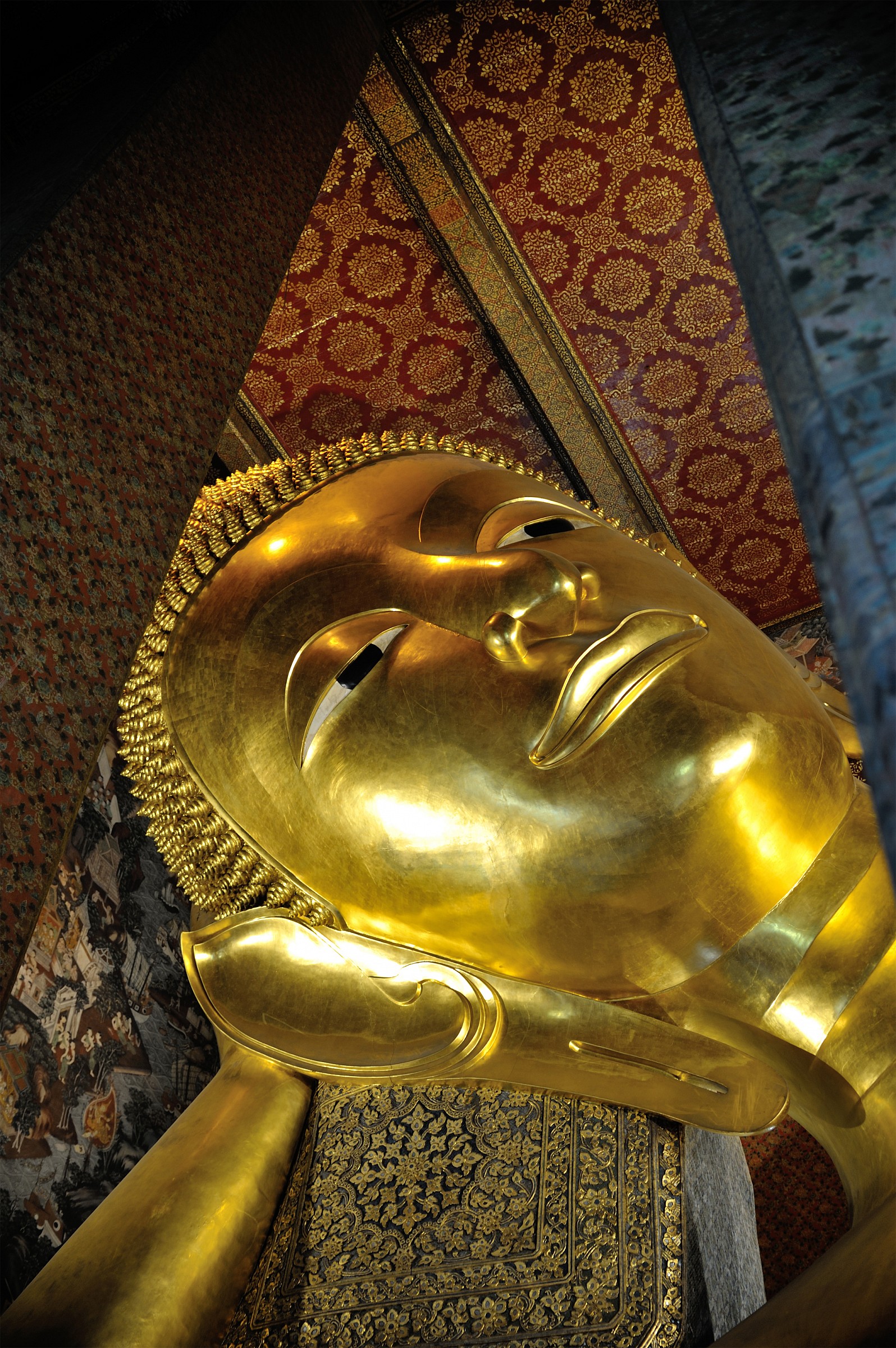 reclining buddha