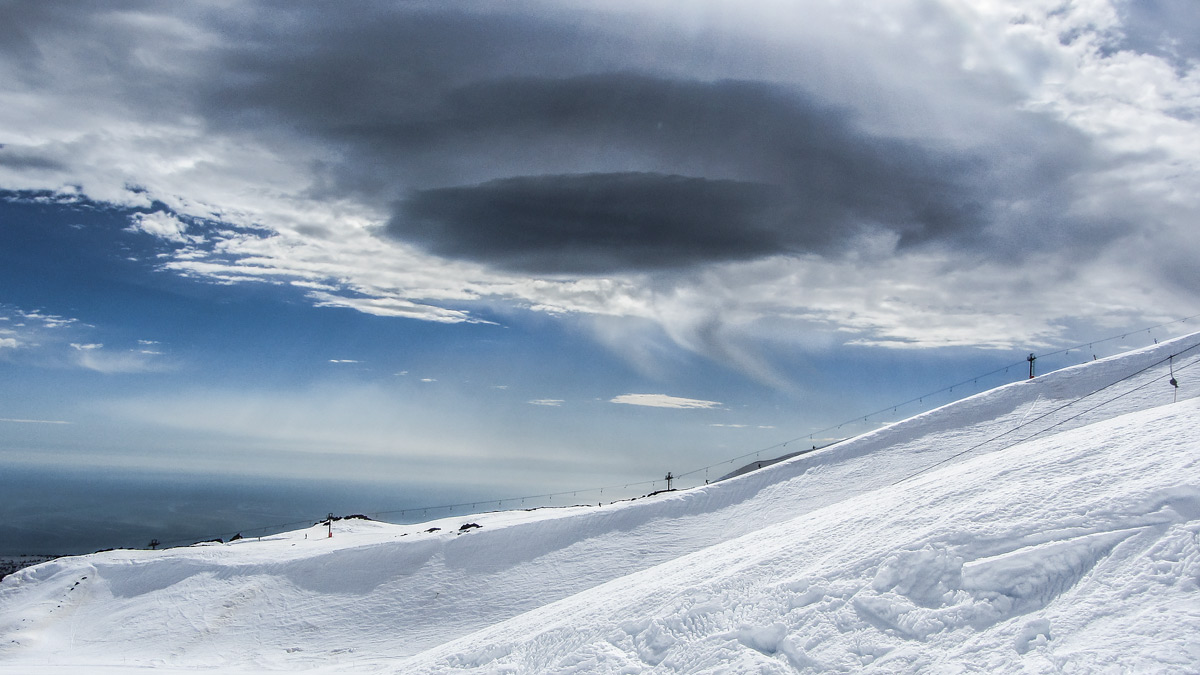 Clouds alien Etna