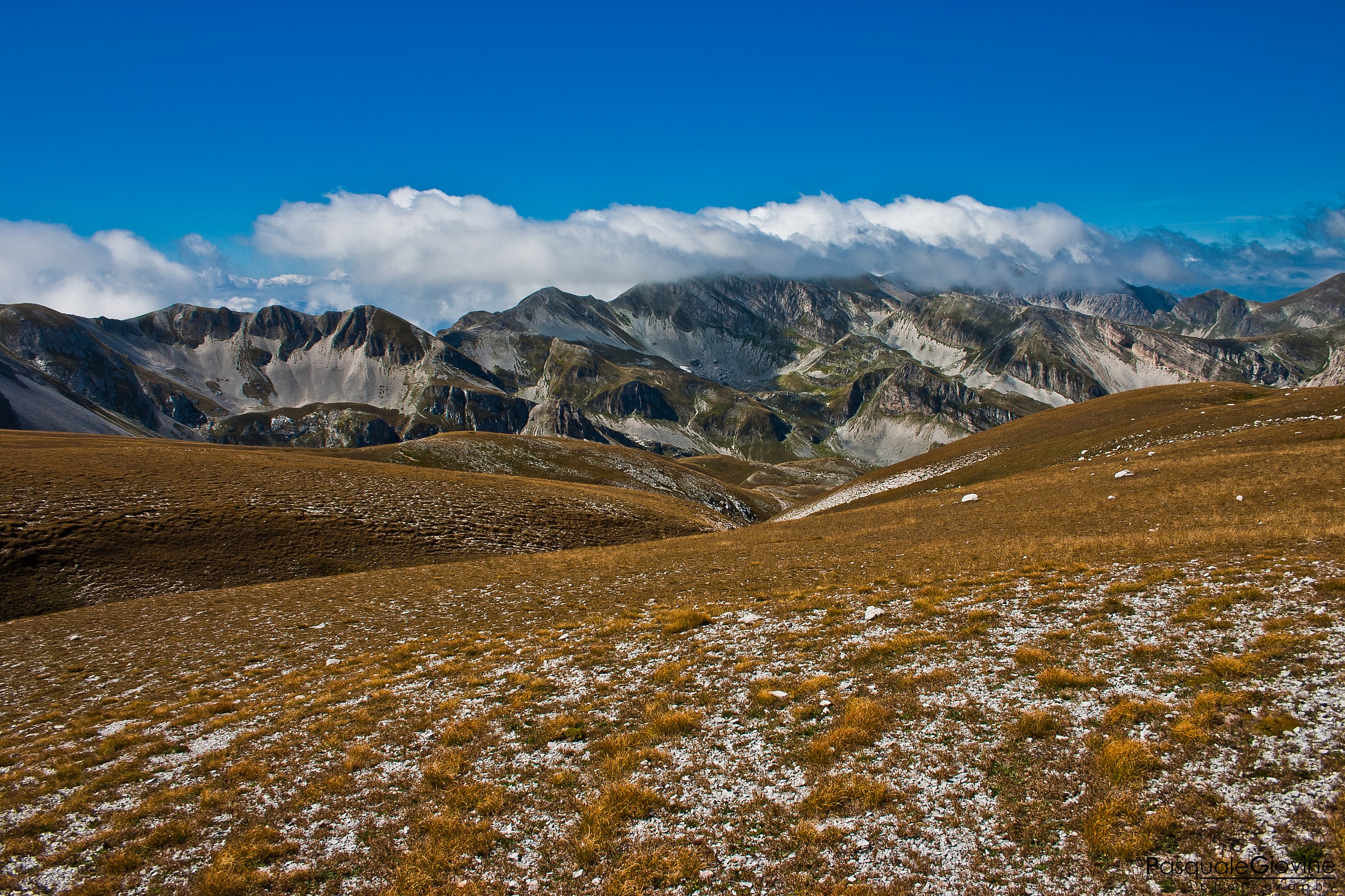 sulla sella del monte aquila verso campo pericoli