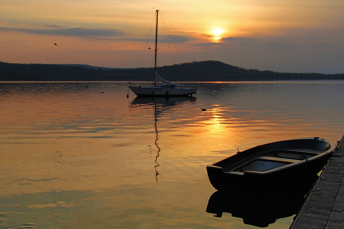 tramonto sul lago