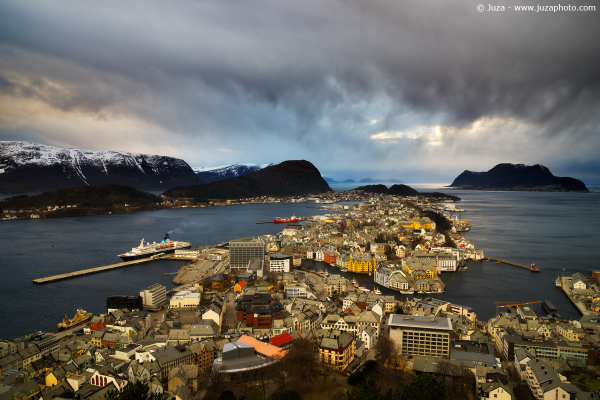 Alesund, cielo tempestoso