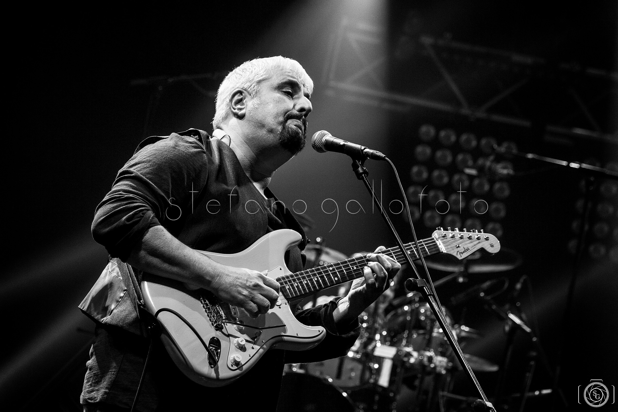 Pino Daniele - Nero A Metà Tour 2014