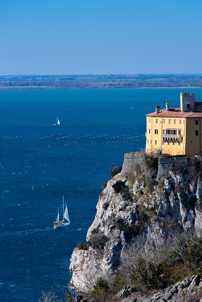 Castello di Duino con Bora