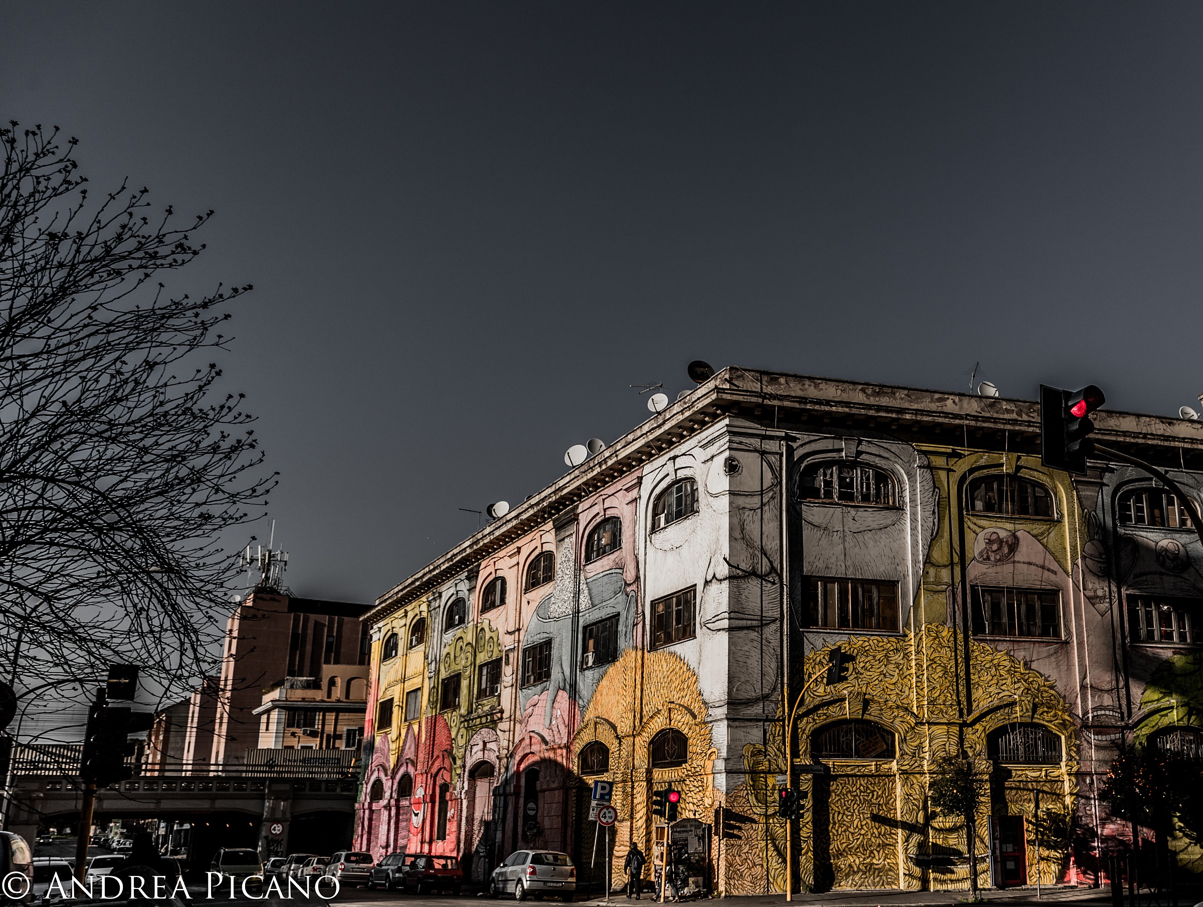 caserma occupata via del porto fluviale