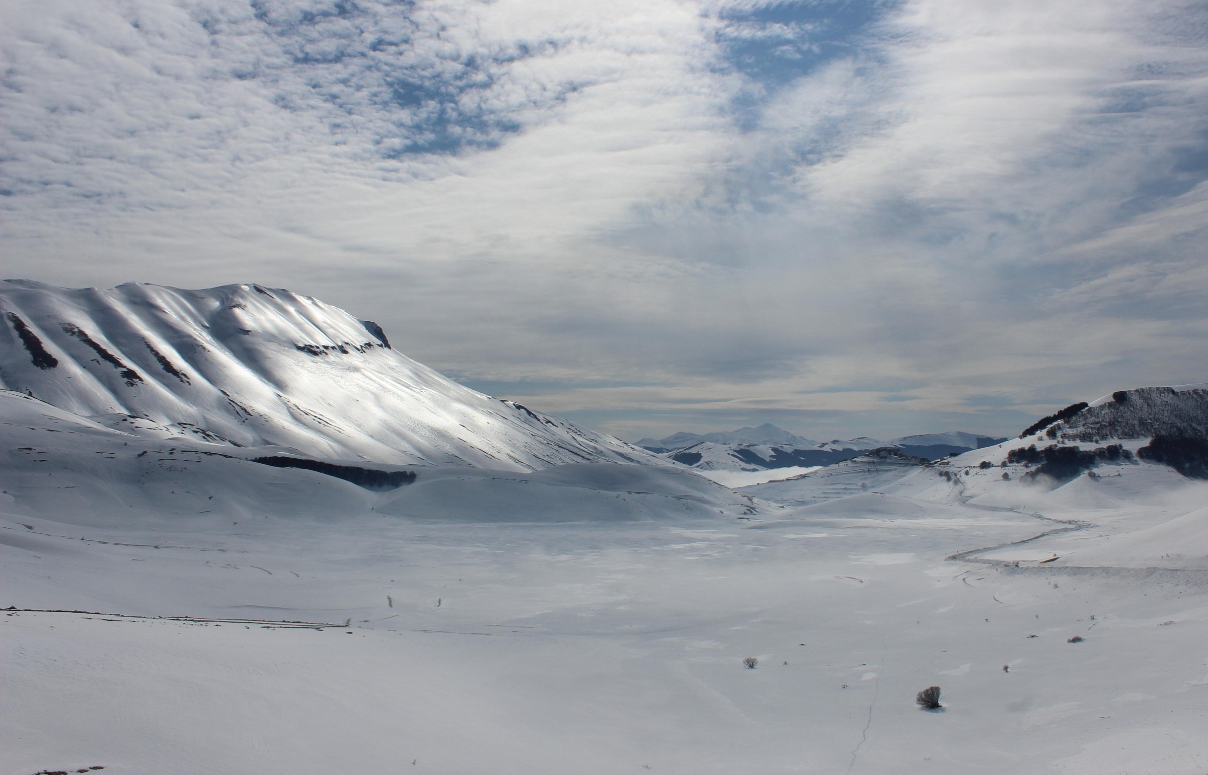 Castelluccio - .... shades of white ...