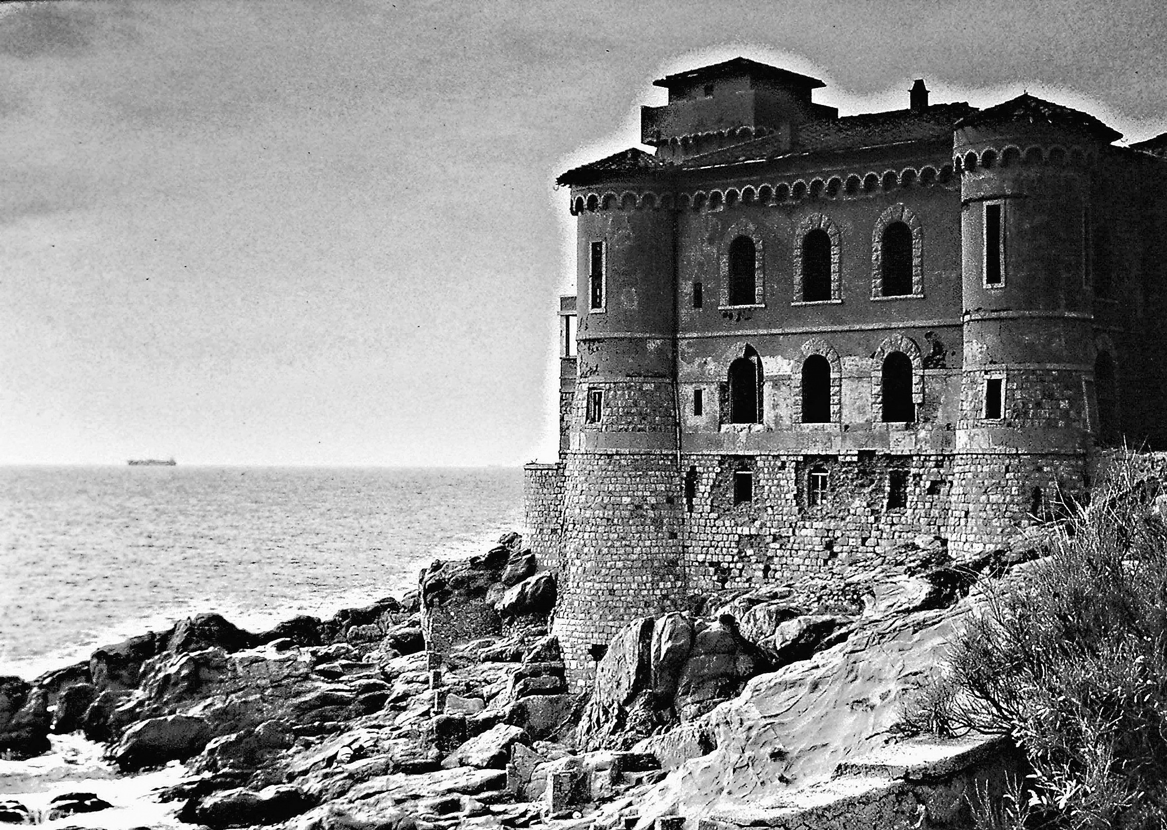 Antico castello sul mare