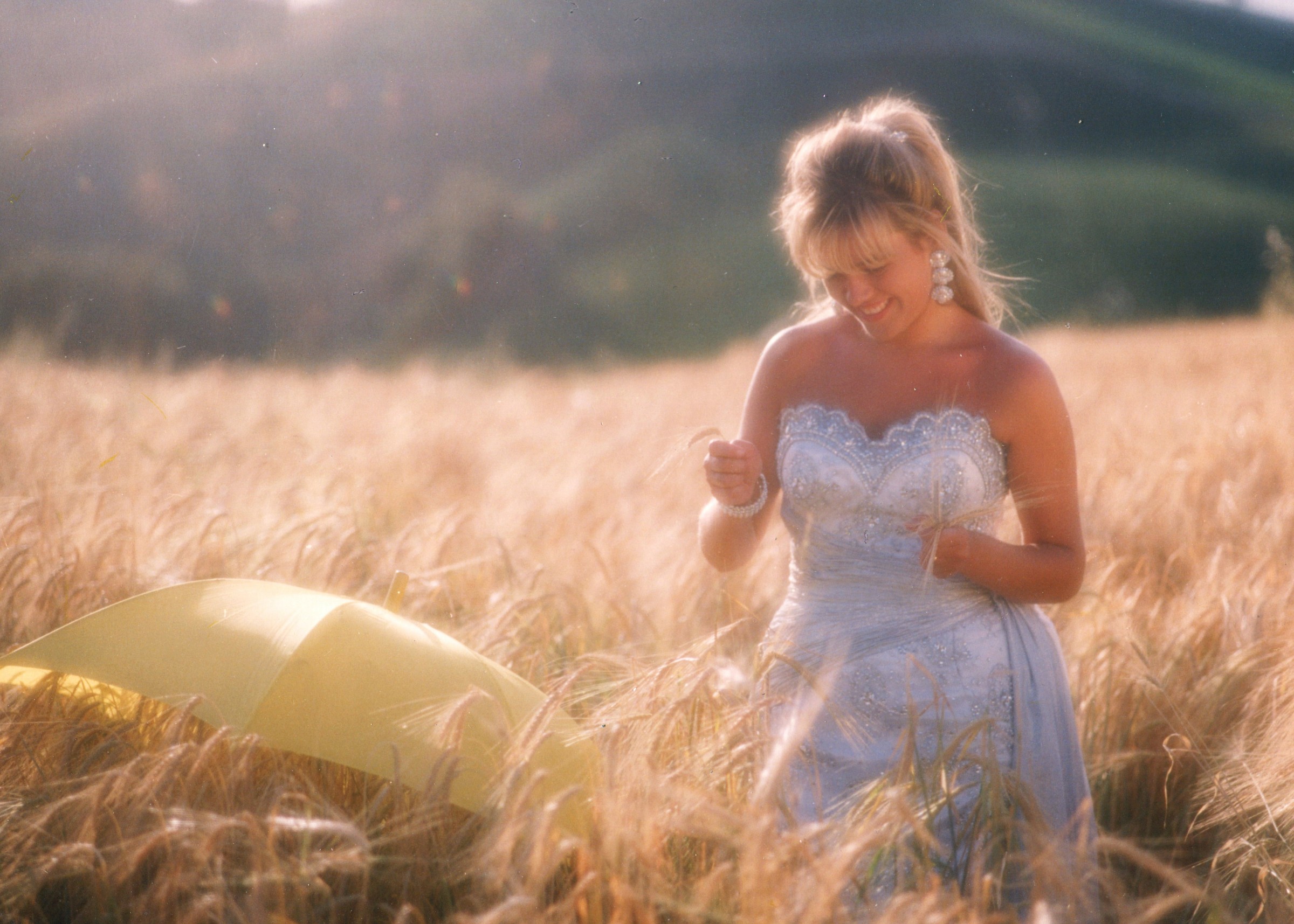 Marriage! ---- Mamiya 980 645 + 80 / 1.9 + Kodak