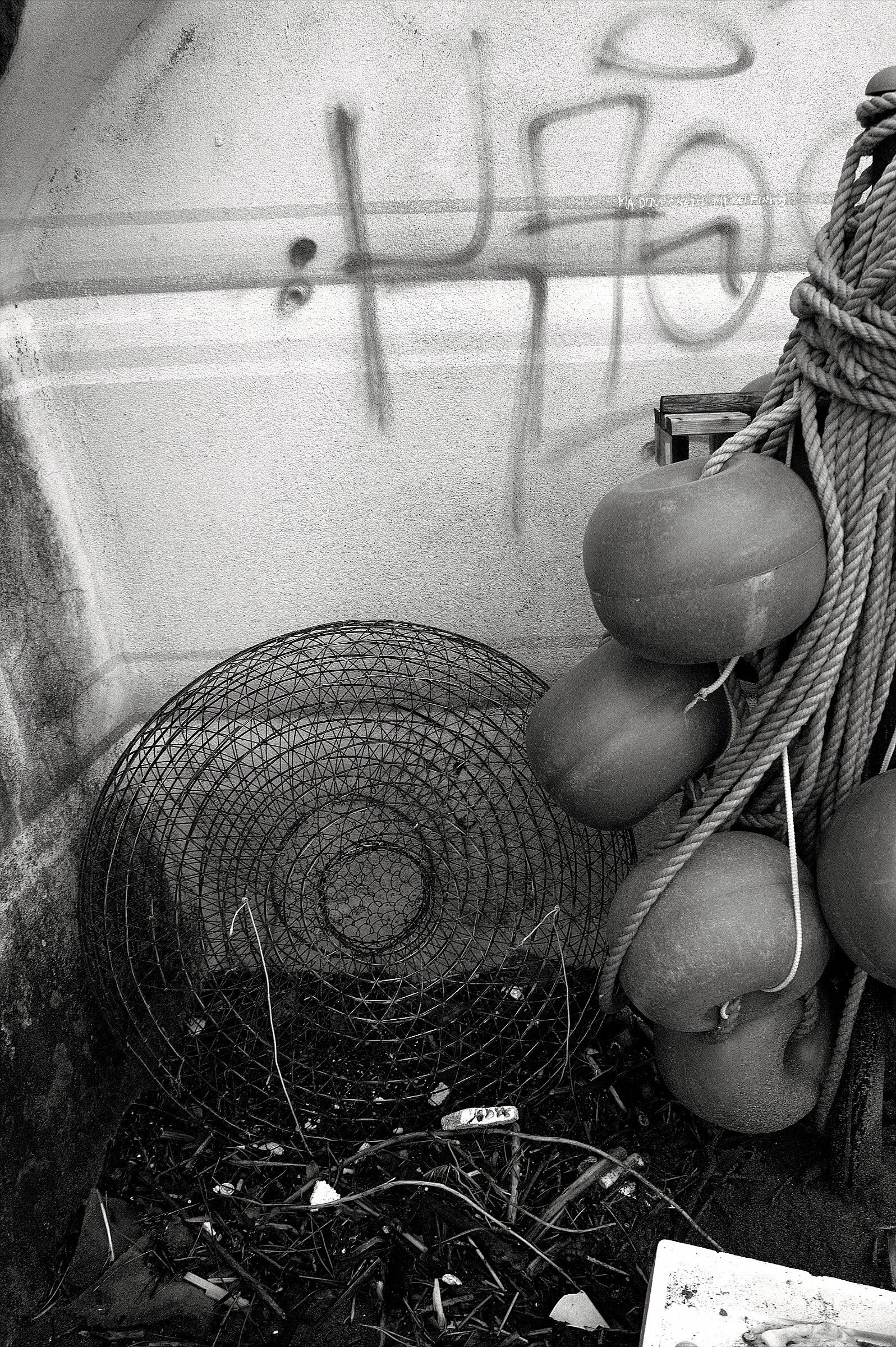 objects fishing forgotten