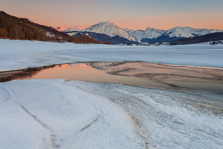 Last lights on the lake
