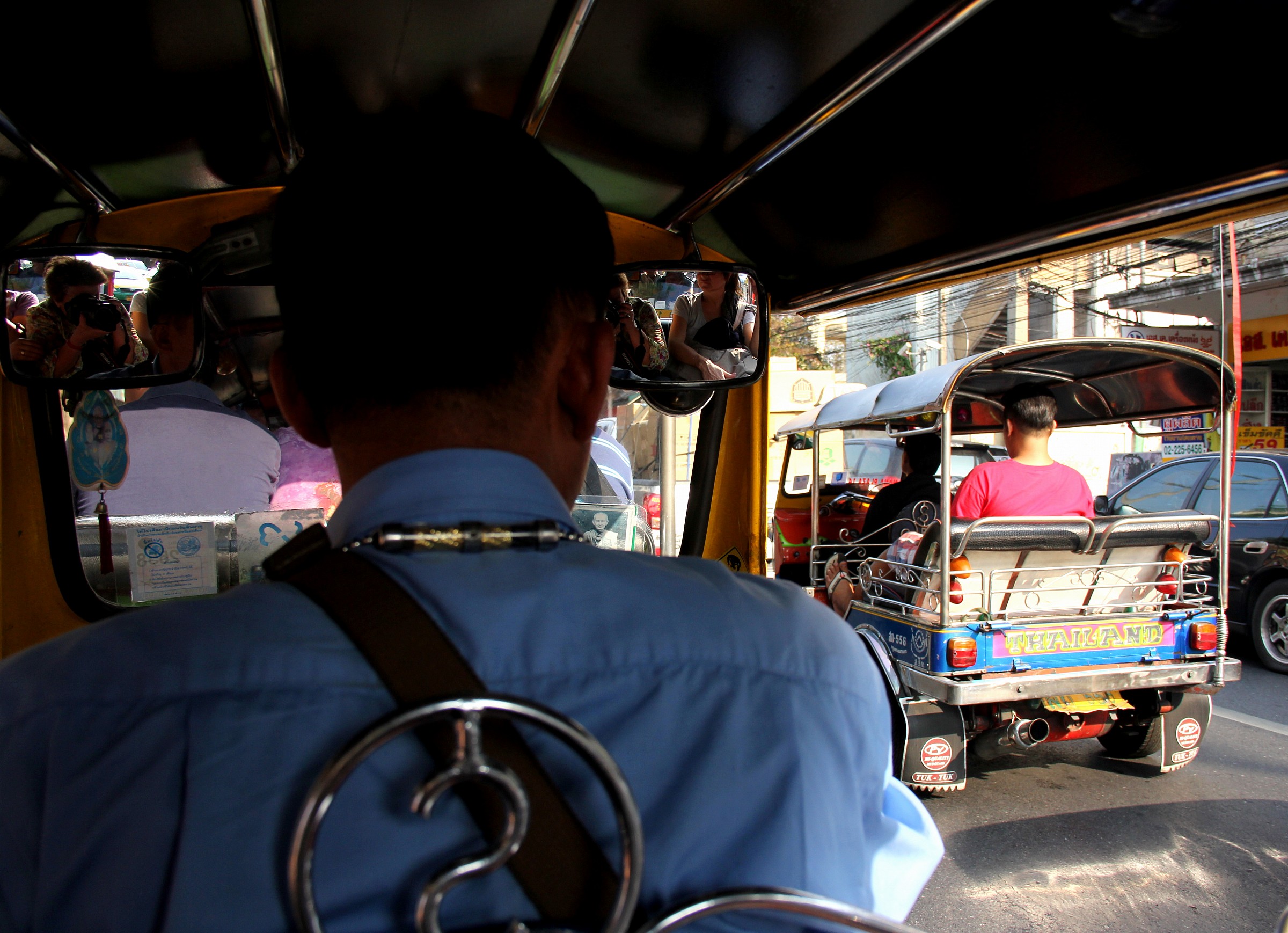 In tuk tuk per Bangkok