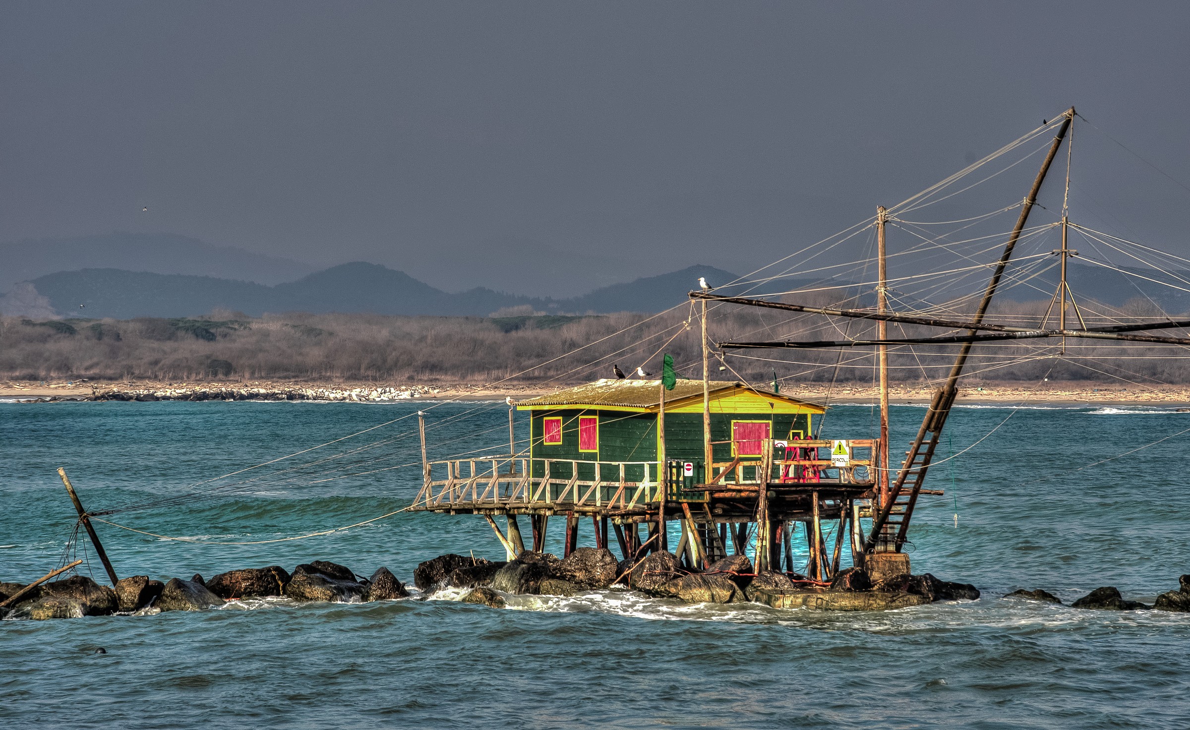 Mouth of the Arno, the ancient art of fishing ...