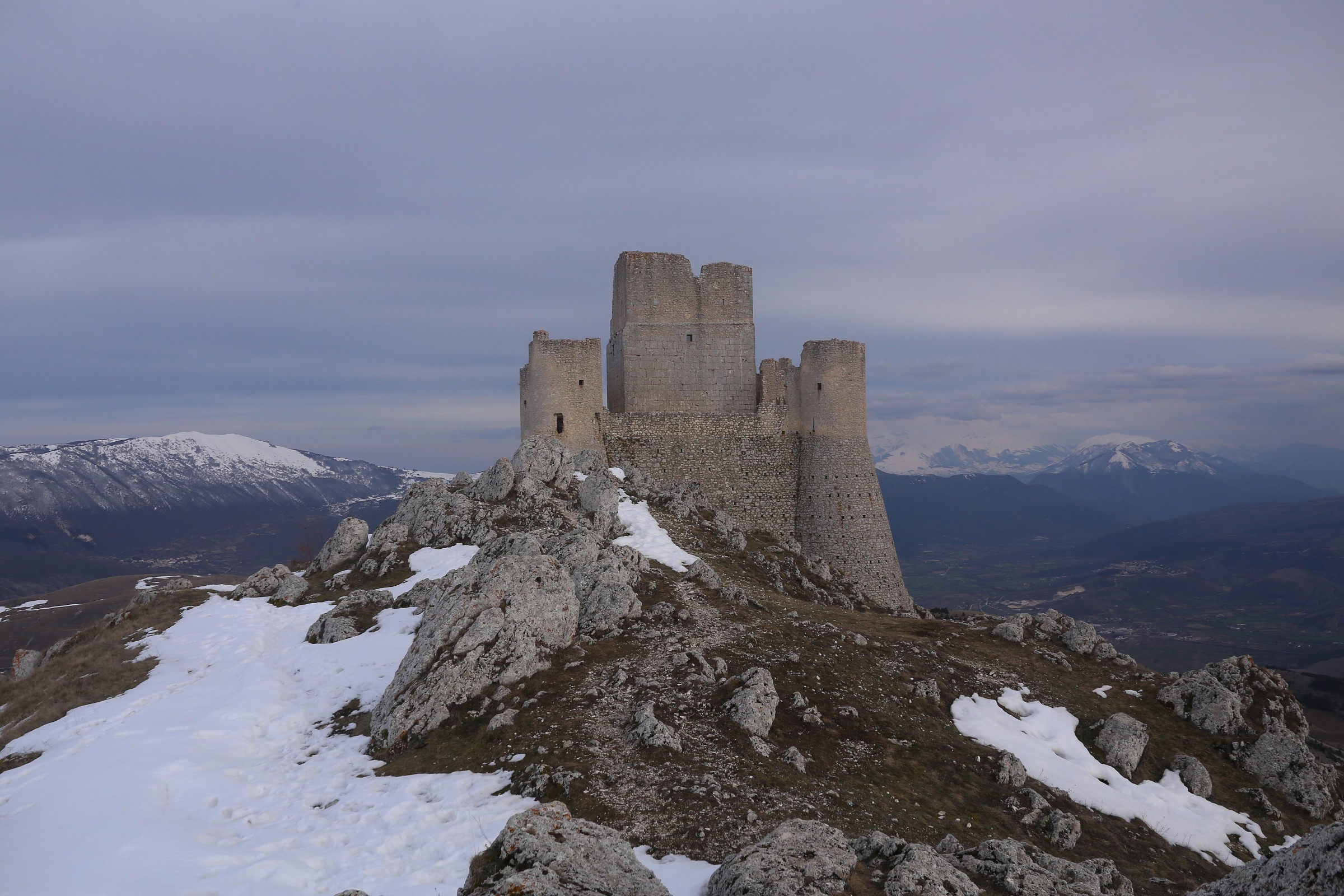 La Rocca di Calascio con la neve.