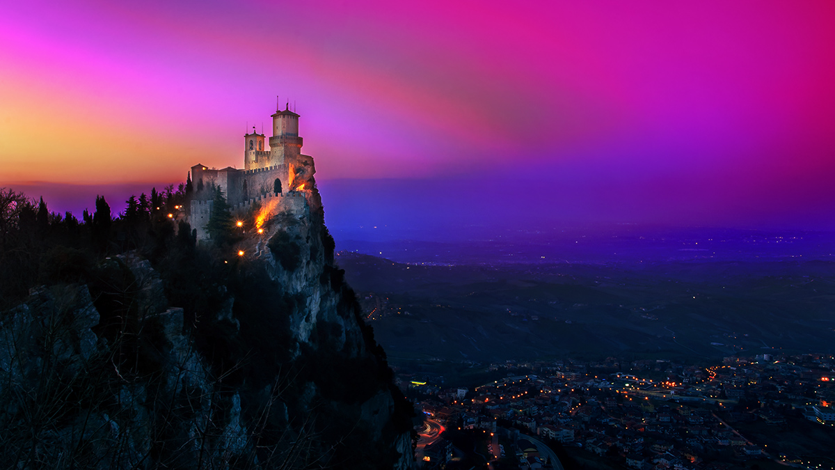 Violet guaita at sunset