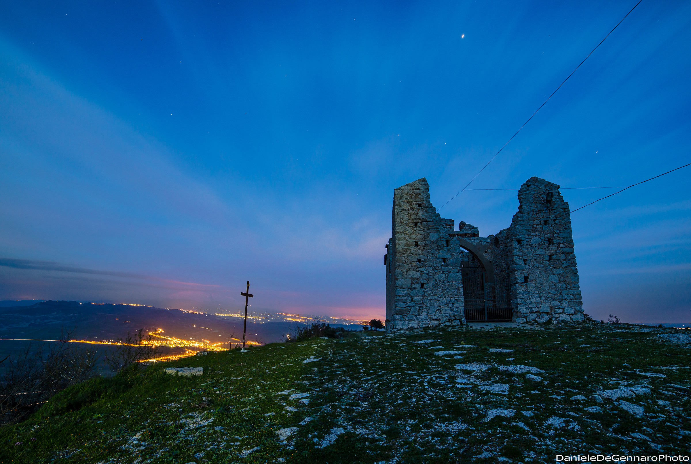 Never settle, never surrender .Ecco the show.