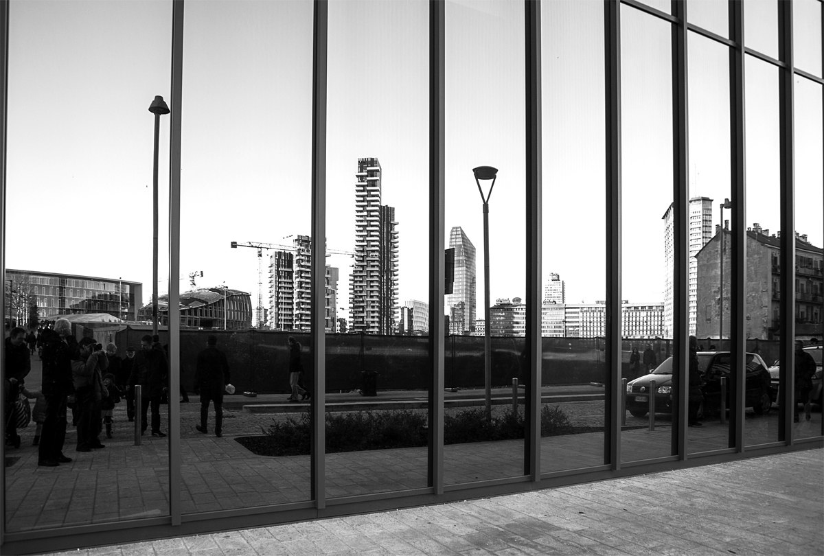 I grattacieli di Porta Nuova allo specchio