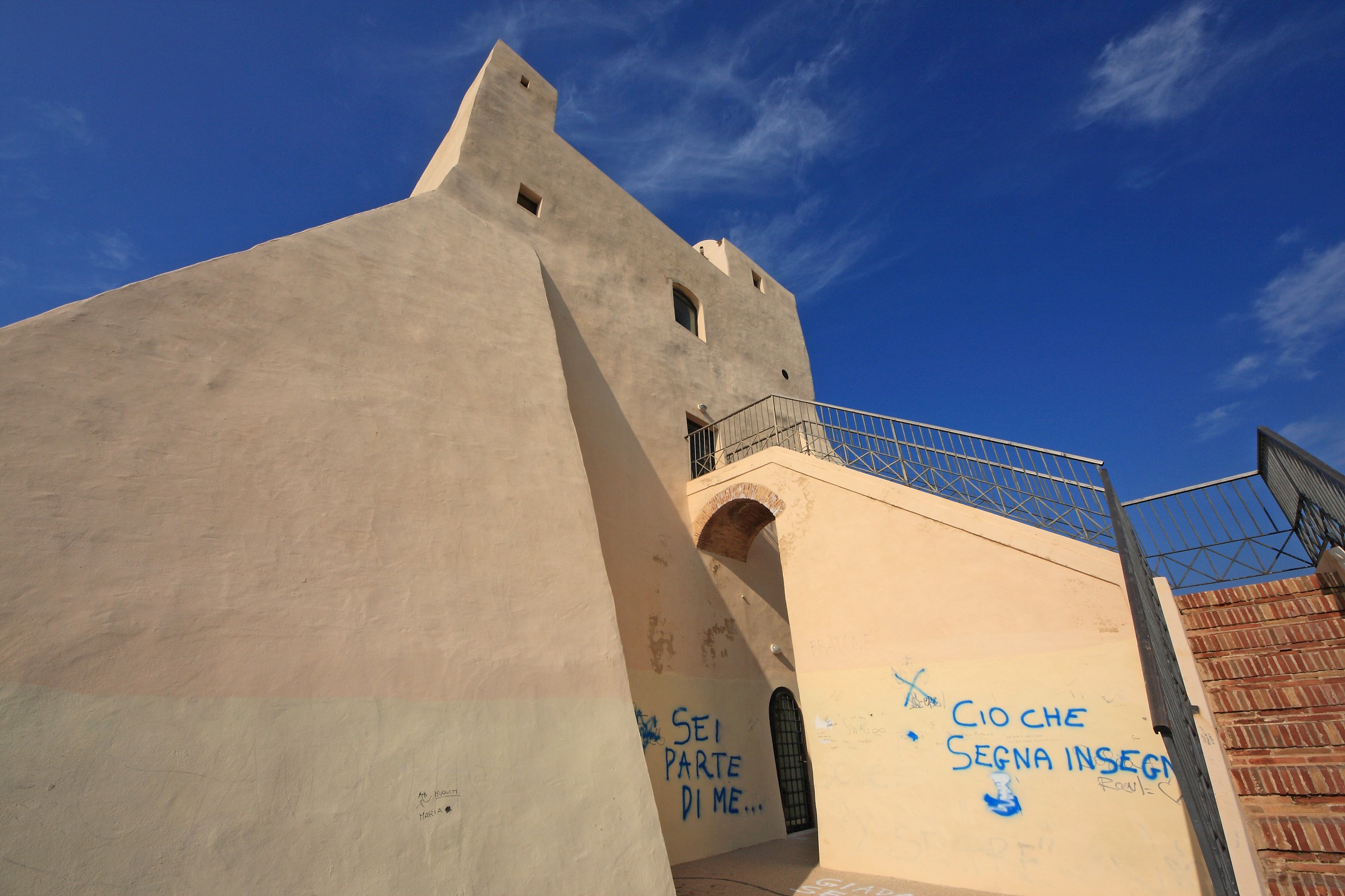 Castle Truglia - Sperlonga - The blue and yellow