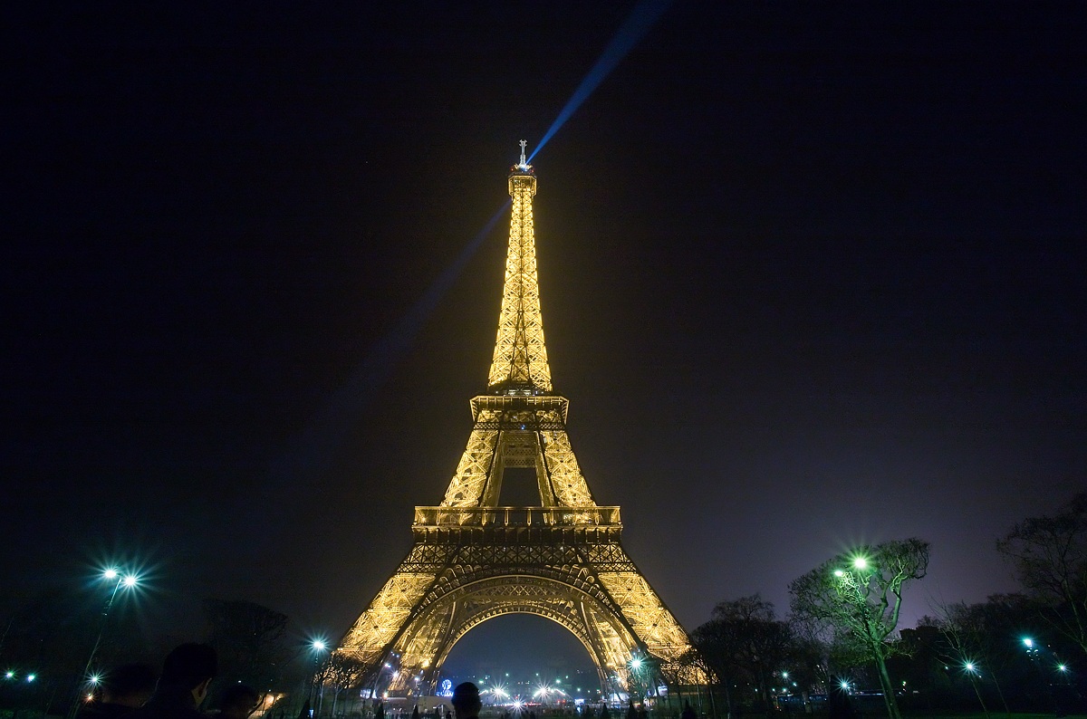 Eiffel di notte