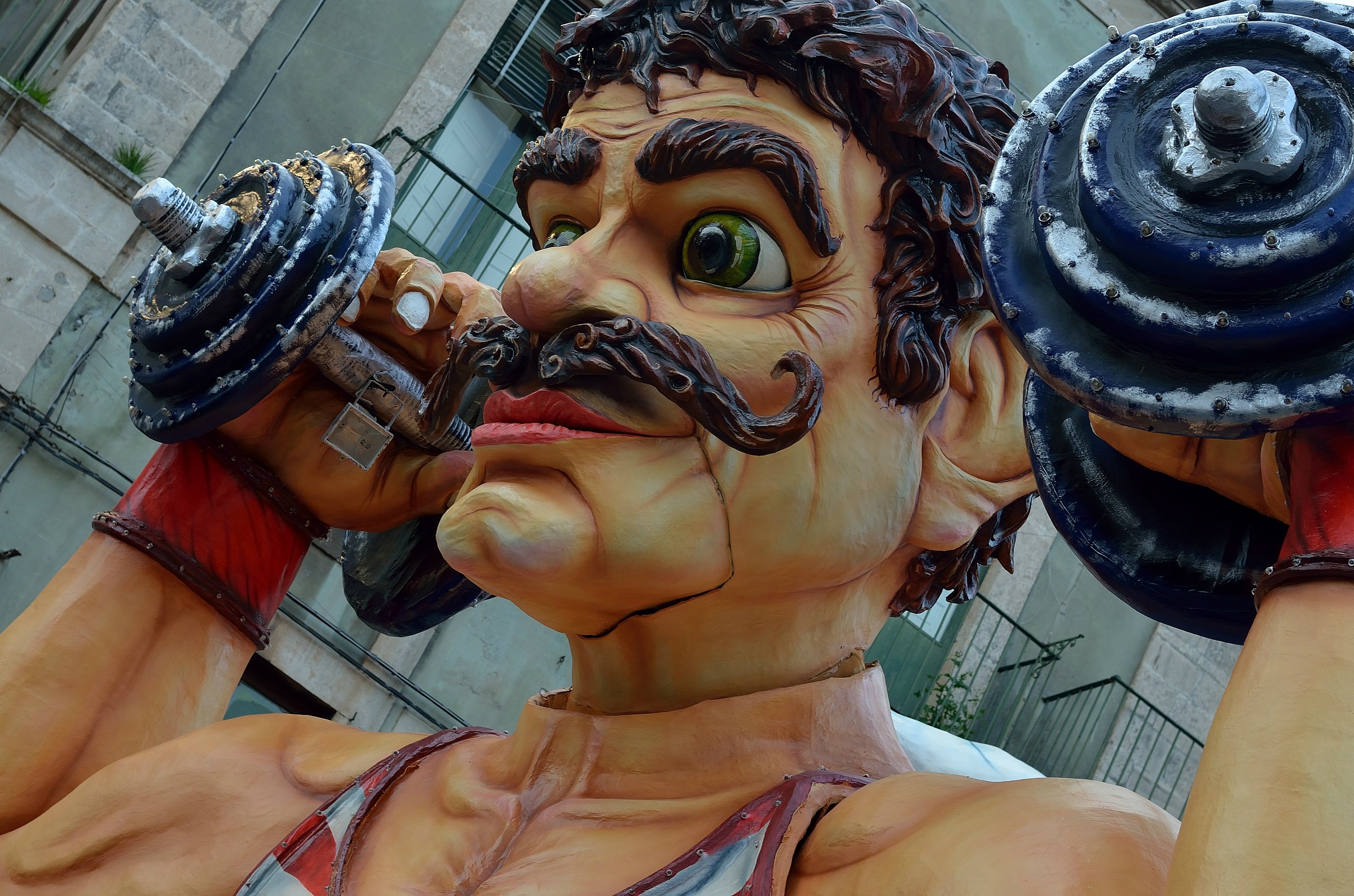 Un carro con i muscoli