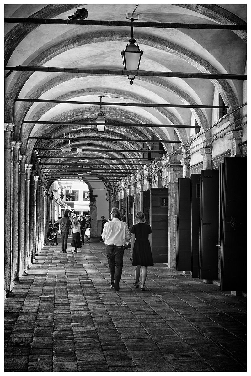 walk under the arcades