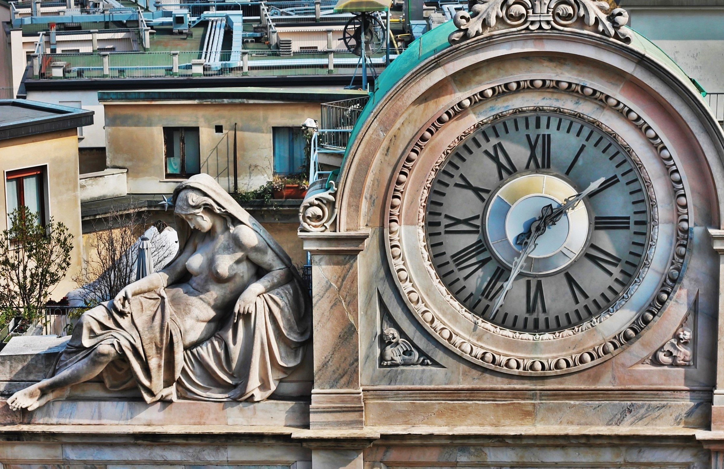 Monumental Clock - Palace of the Fabbrica del Duomo